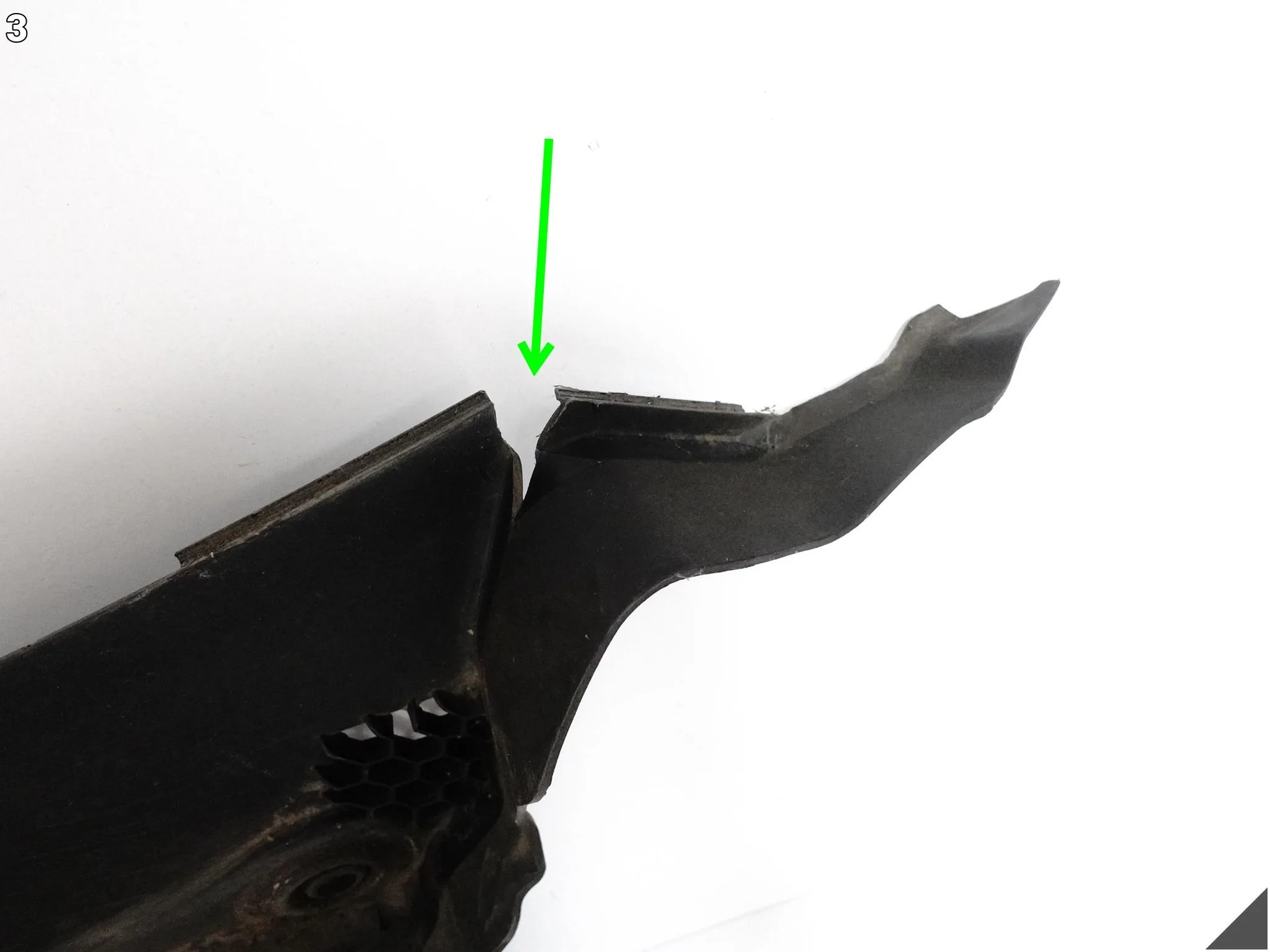 BMW 5 M5 G30 G31 F90 17-23 LISTWA PODSZYBIE OSŁONA MASKOWNICA 7388714 BMW 5 M5 G30 G31 F90 17-23 LISTWA PODSZYBIE OSŁONA MASKOWNICA 7388714 - obrazek 4
