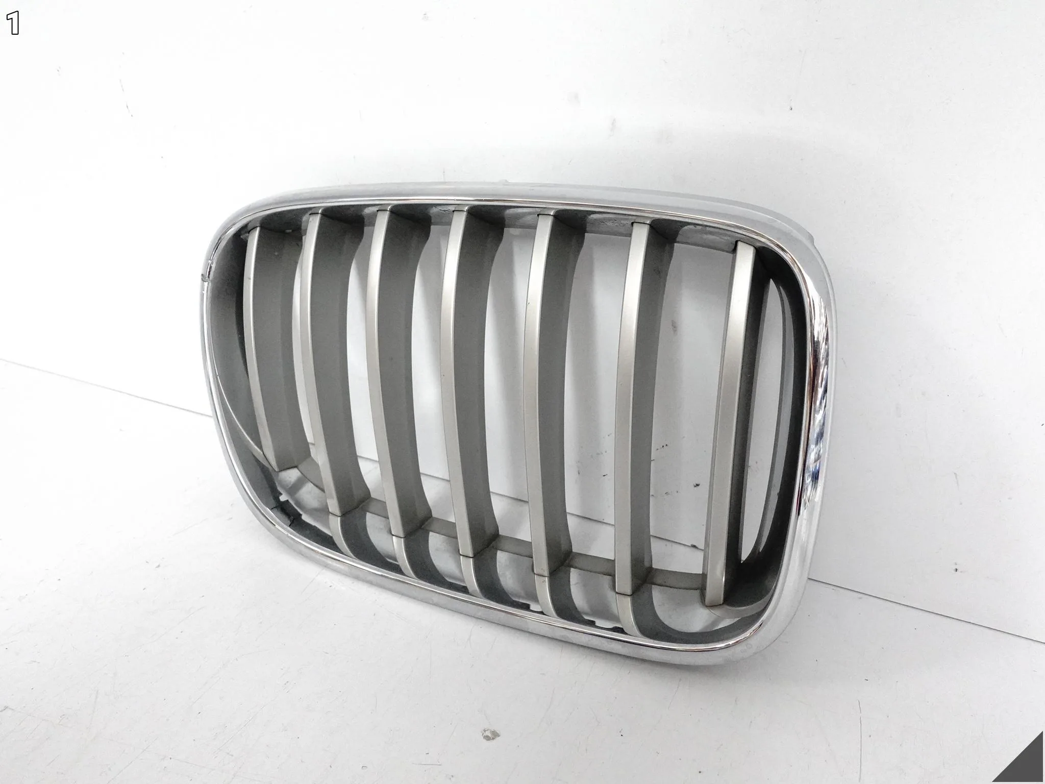 BMW X3 F25 10-14 ZWYKŁY KRATKA ATRAPA GRILL NERKA W ZDERZAK PRZÓD PRAWA BMW X3 F25 10-14 ZWYKŁY KRATKA ATRAPA GRILL NERKA W ZDERZAK PRZÓD PRAWA - obrazek 2