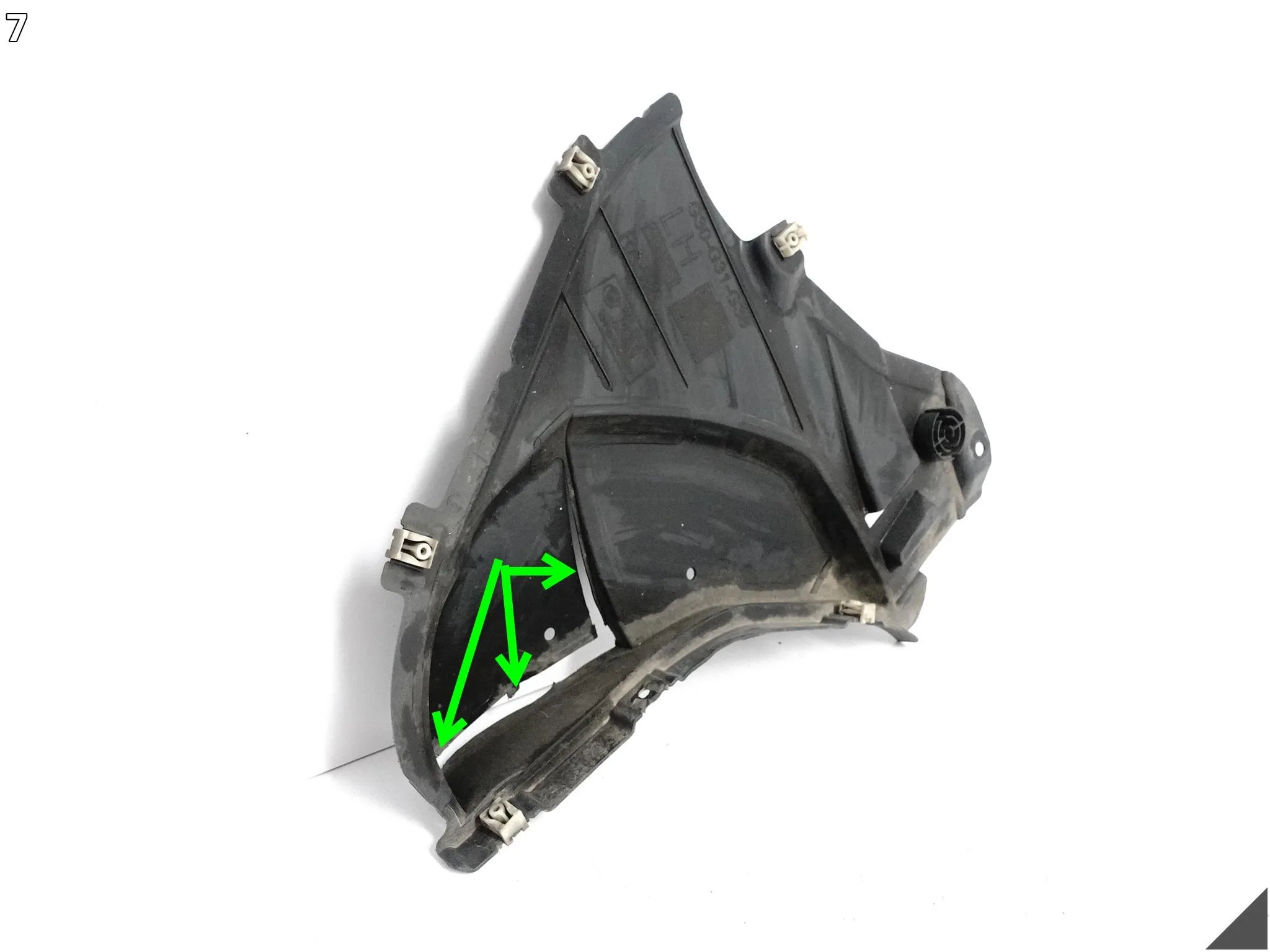 BMW 5 G30 G31 G38 17-23 LISTWA OSŁONA TRÓJKĄTNA TRÓJKĄT NADKOLA PRZÓD LEWY BMW 5 G30 G31 G38 17-23 LISTWA OSŁONA TRÓJKĄTNA TRÓJKĄT NADKOLA PRZÓD LEWY - obrazek 8