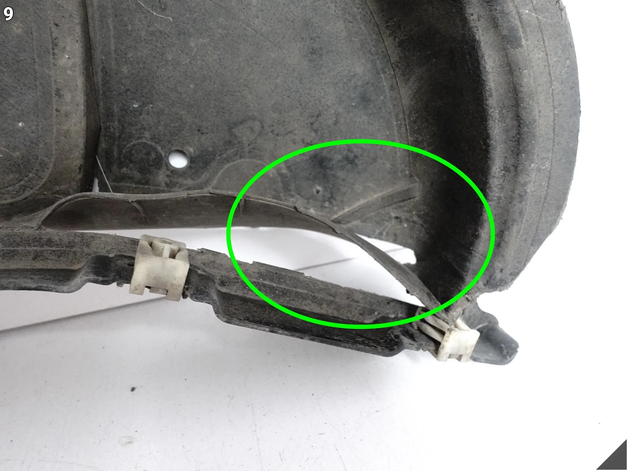 BMW 5 G30 G31 G38 17-23 LISTWA OSŁONA TRÓJKĄTNA TRÓJKĄT NADKOLA PRZÓD PRAWY BMW 5 G30 G31 G38 17-23 LISTWA OSŁONA TRÓJKĄTNA TRÓJKĄT NADKOLA PRZÓD PRAWY - obrazek 10