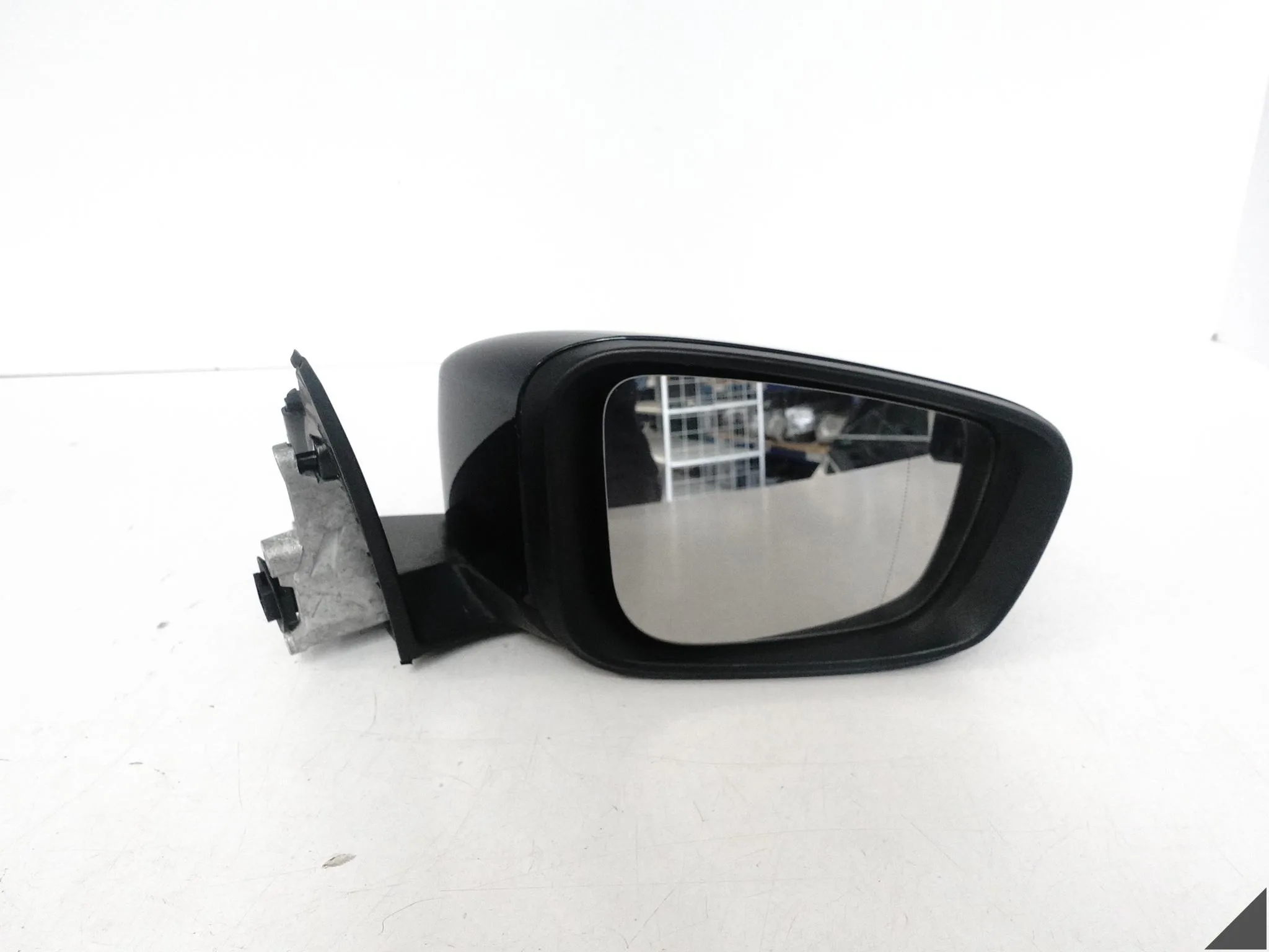 BMW 5 G30 G31 17-24 LUSTERKO OBUDOWA PRAWE 5 PIN KOLOR A89 IMPERIALBLAU BMW 5 G30 G31 17-24 LUSTERKO OBUDOWA PRAWE 5 PIN KOLOR A89 IMPERIALBLAU