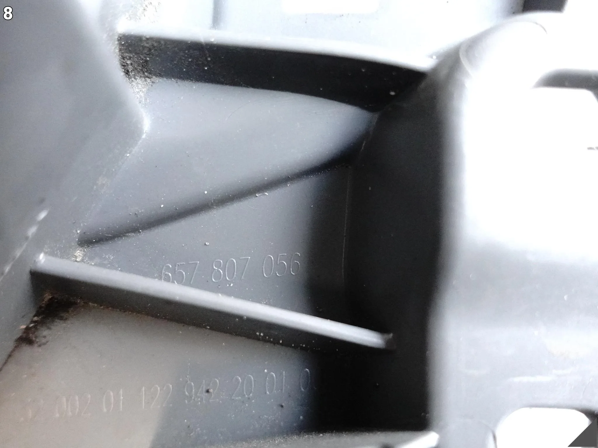 SKODA SCALA 657 19-23 ŚLIZG MOCOWANIE WSPORNIK ZDERZAKA SPRYSKIWACZA PRAWY SKODA SCALA 657 19-23 ŚLIZG MOCOWANIE WSPORNIK ZDERZAKA SPRYSKIWACZA PRAWY - obrazek 9