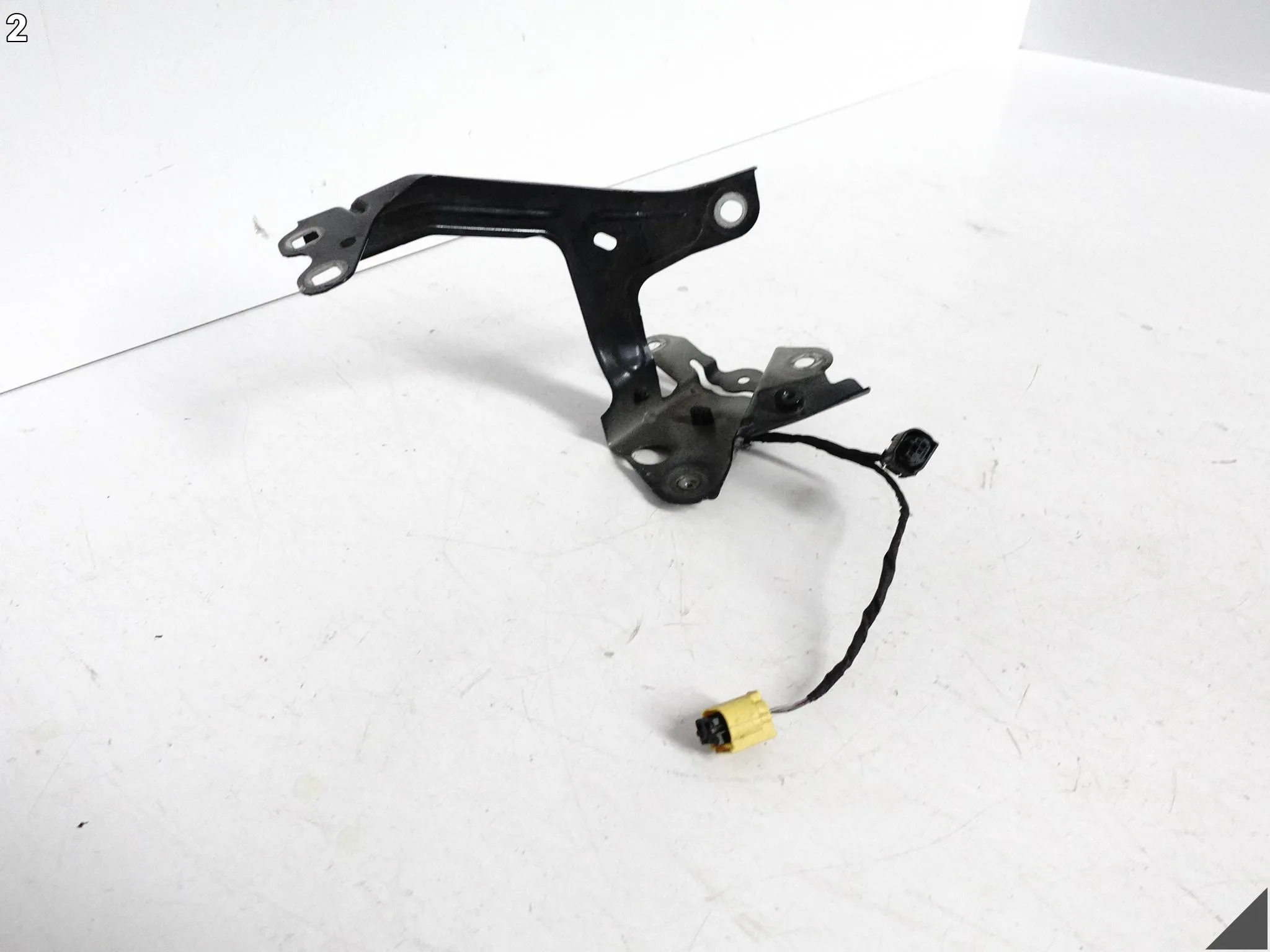 BMW 5 G30 G31 M5 F90 17-24 ŚLIZG MOCOWANIE UCHWYT W BŁOTNIK LEWY PRZÓD BMW 5 G30 G31 M5 F90 17-24 ŚLIZG MOCOWANIE UCHWYT W BŁOTNIK LEWY PRZÓD - obrazek 3