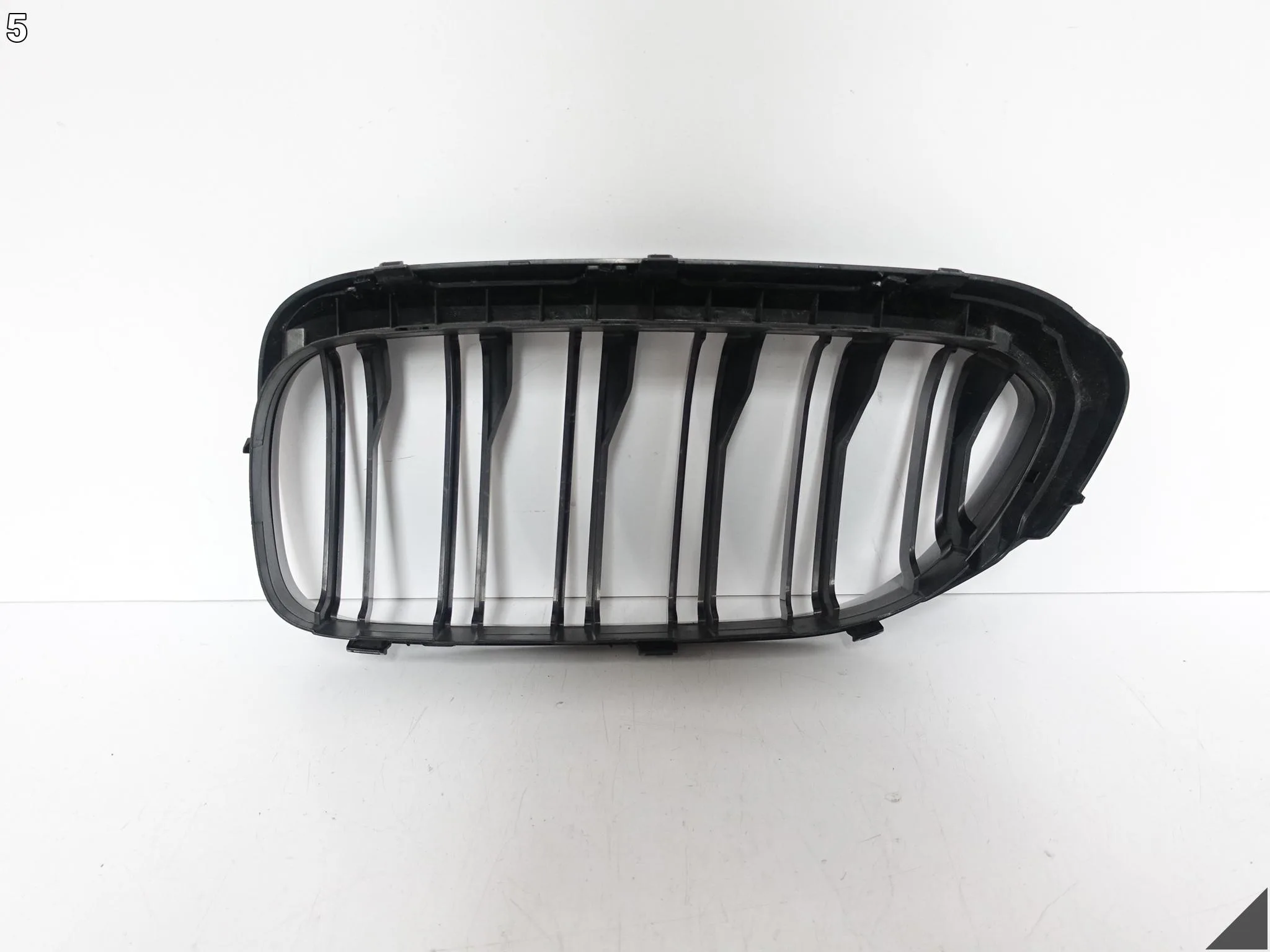 BMW M5 F90 17-20 GRILL NERKA ATRAPA WLOT W ZDERZAK PRAWA PRZÓD 8063174 BMW M5 F90 17-20 GRILL NERKA ATRAPA WLOT W ZDERZAK PRAWA PRZÓD 8063174 - obrazek 6