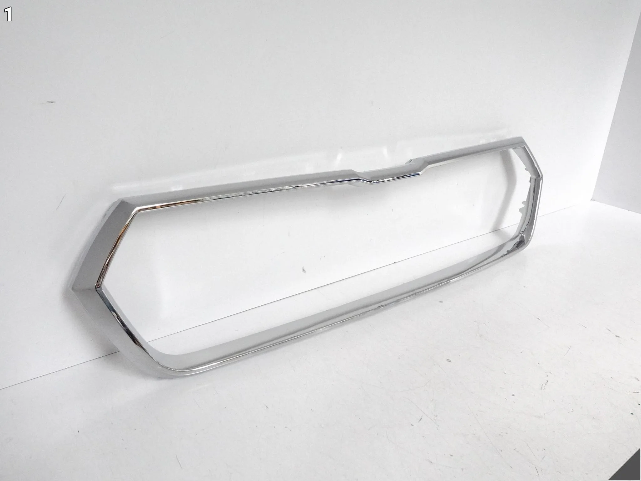 SKODA ENYAQ iV 5LA 20-25 LISTWA CHROM GRILL ATRAPA W ZDERZAK PRZÓD SKODA ENYAQ iV 5LA 20-25 LISTWA CHROM GRILL ATRAPA W ZDERZAK PRZÓD - obrazek 2