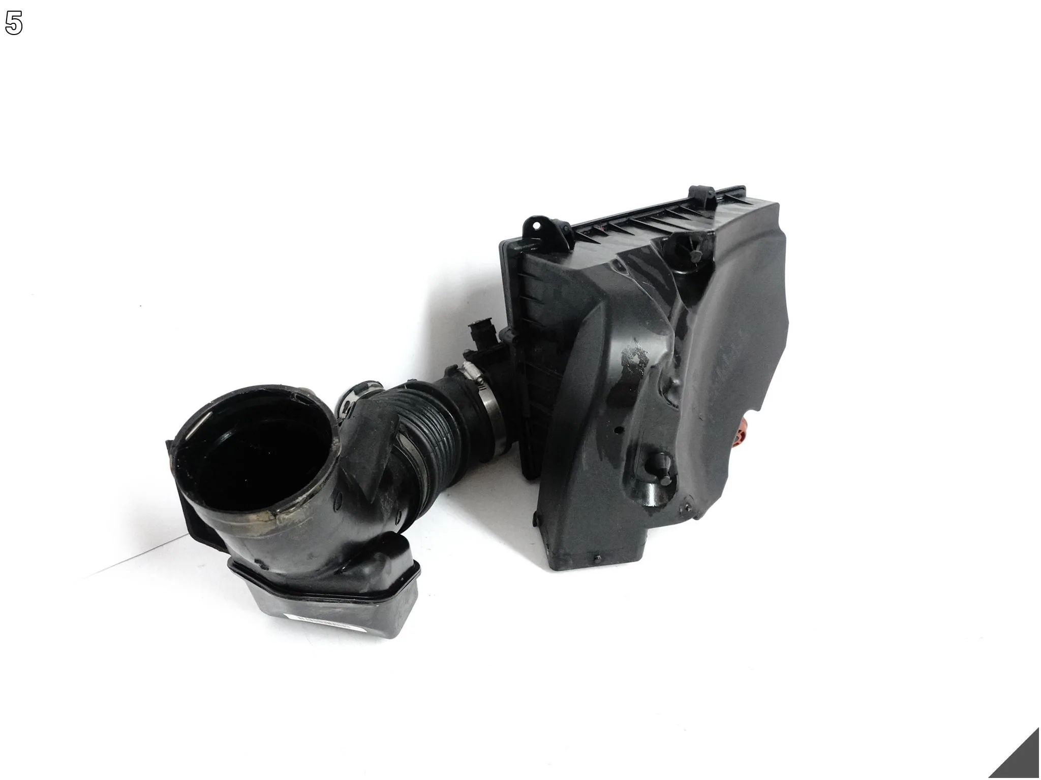 BMW G01 G02 G05 G11 G12 G30 G31 G32 OBUDOWA PRZEWÓD FILTRA POWIETRZA BMW G01 G02 G05 G11 G12 G30 G31 G32 OBUDOWA PRZEWÓD FILTRA POWIETRZA - obrazek 6