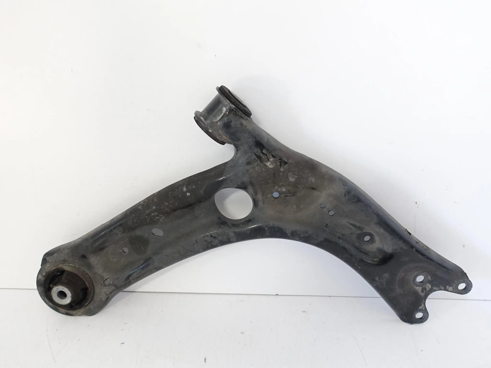 VW PASSAT B8 3G0 AUDI Q3 83A SKODA SEAT DOLNY WAHACZ ZAWIESZENIE PRZÓD R VW PASSAT B8 3G0 AUDI Q3 83A SKODA SEAT DOLNY WAHACZ ZAWIESZENIE PRZÓD R
