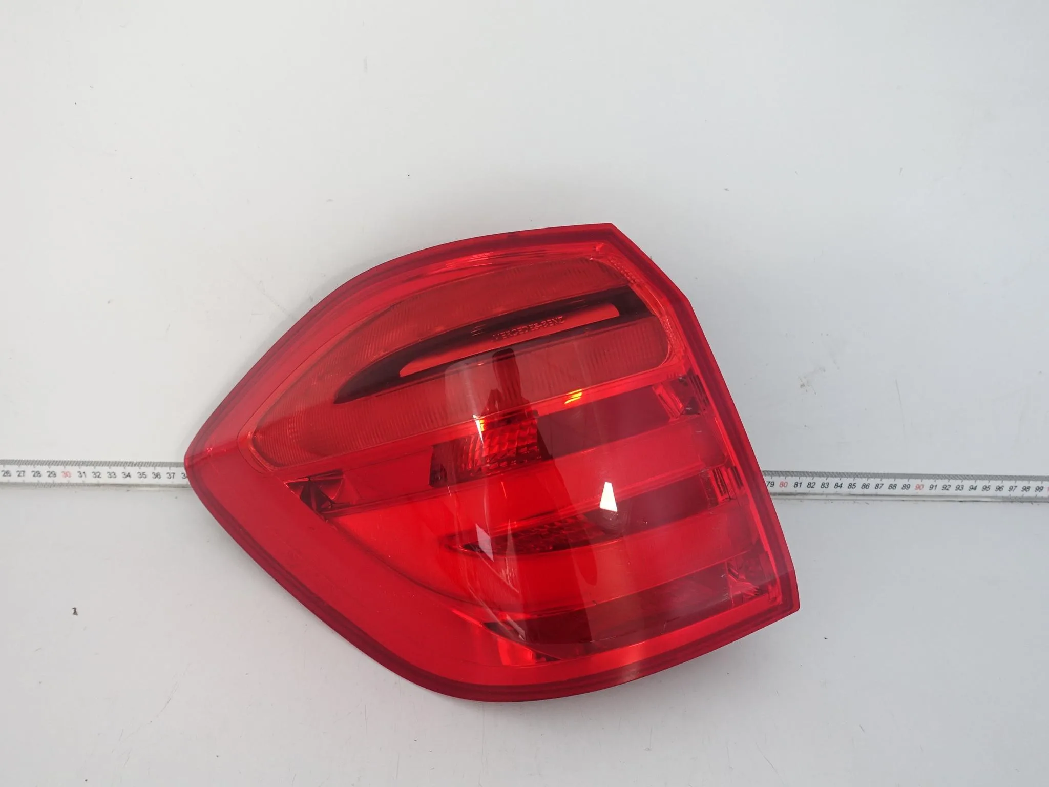 MERCEDES GL II X166 12-15 LAMPA LED W BŁOTNIK LEWA TYŁ EUROPA MERCEDES GL II X166 12-15 LAMPA LED W BŁOTNIK LEWA TYŁ EUROPA