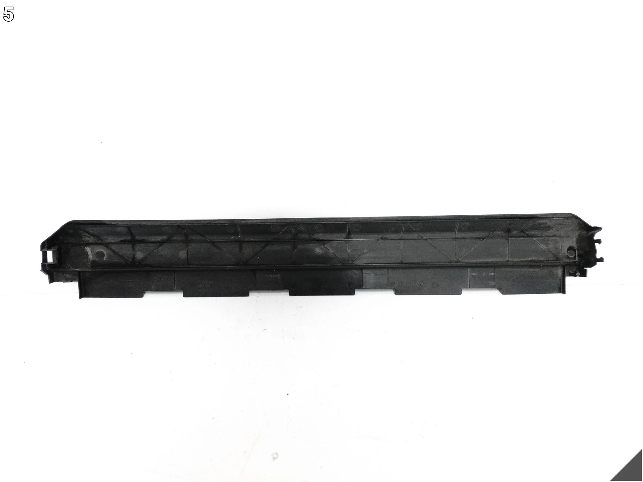 BMW G11 G12 G14 G15 G16 G30 G31 G32 OSŁONA GÓRNA CHŁODNIC PASA PRZEDNIEGO BMW G11 G12 G14 G15 G16 G30 G31 G32 OSŁONA GÓRNA CHŁODNIC PASA PRZEDNIEGO - obrazek 6