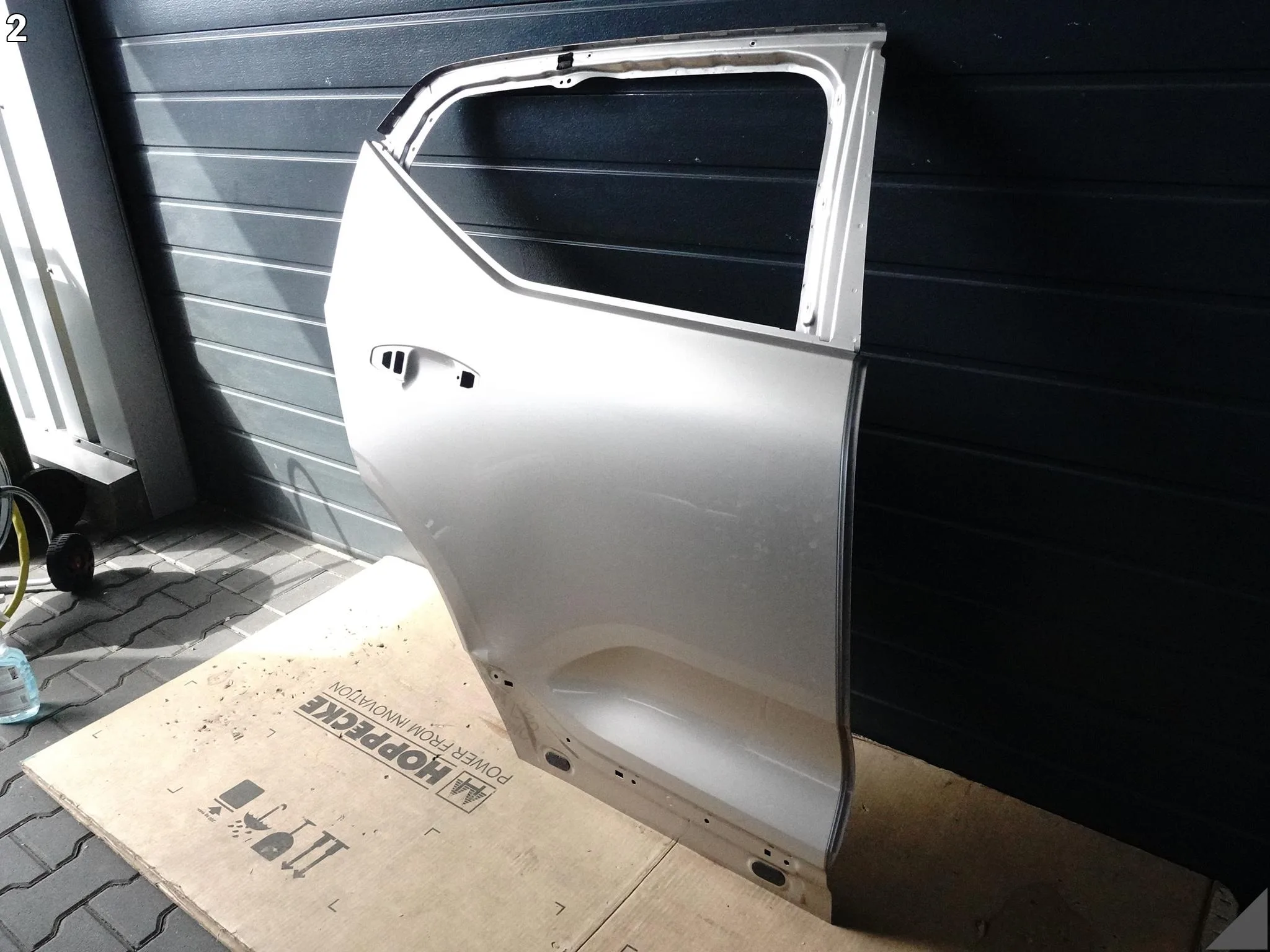 VOLVO XC40 II (2 GENERACJA) 17- DRZWI DOOR PRAWE TYŁ VOLVO XC40 II (2 GENERACJA) 17- DRZWI DOOR PRAWE TYŁ - obrazek 3