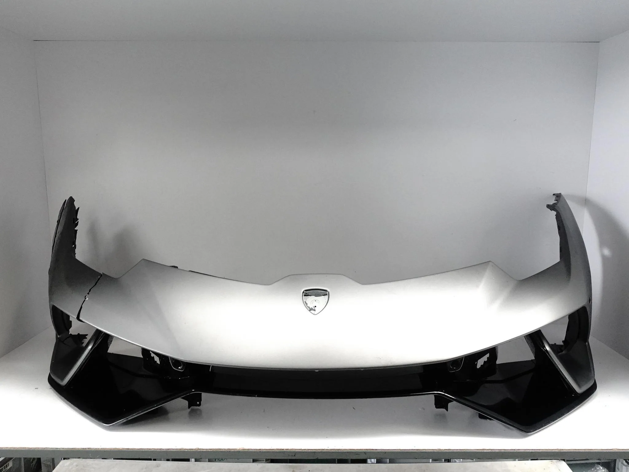 LAMBORGHINI HURACAN 4T0 LP 640-4 Performante ZDERZAK PRZOD *USZKODZONY* LAMBORGHINI HURACAN 4T0 LP 640-4 Performante ZDERZAK PRZOD *USZKODZONY*