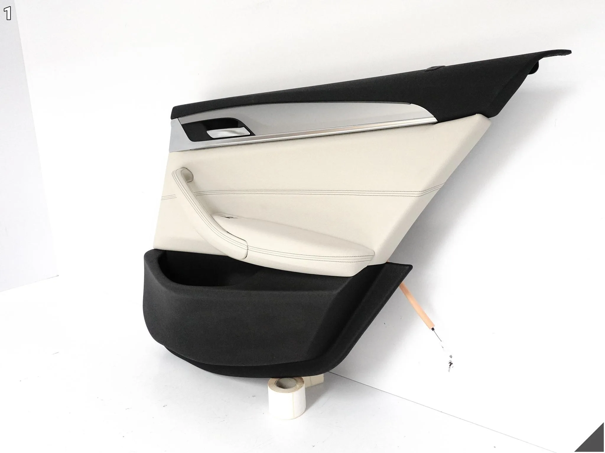 BMW 5 G30 G31 M5 F90 17-24 TAPICERKA BOCZEK DRZWI SKÓRA LISTWA UCHWYT TYŁ R BMW 5 G30 G31 M5 F90 17-24 TAPICERKA BOCZEK DRZWI SKÓRA LISTWA UCHWYT TYŁ R - obrazek 2