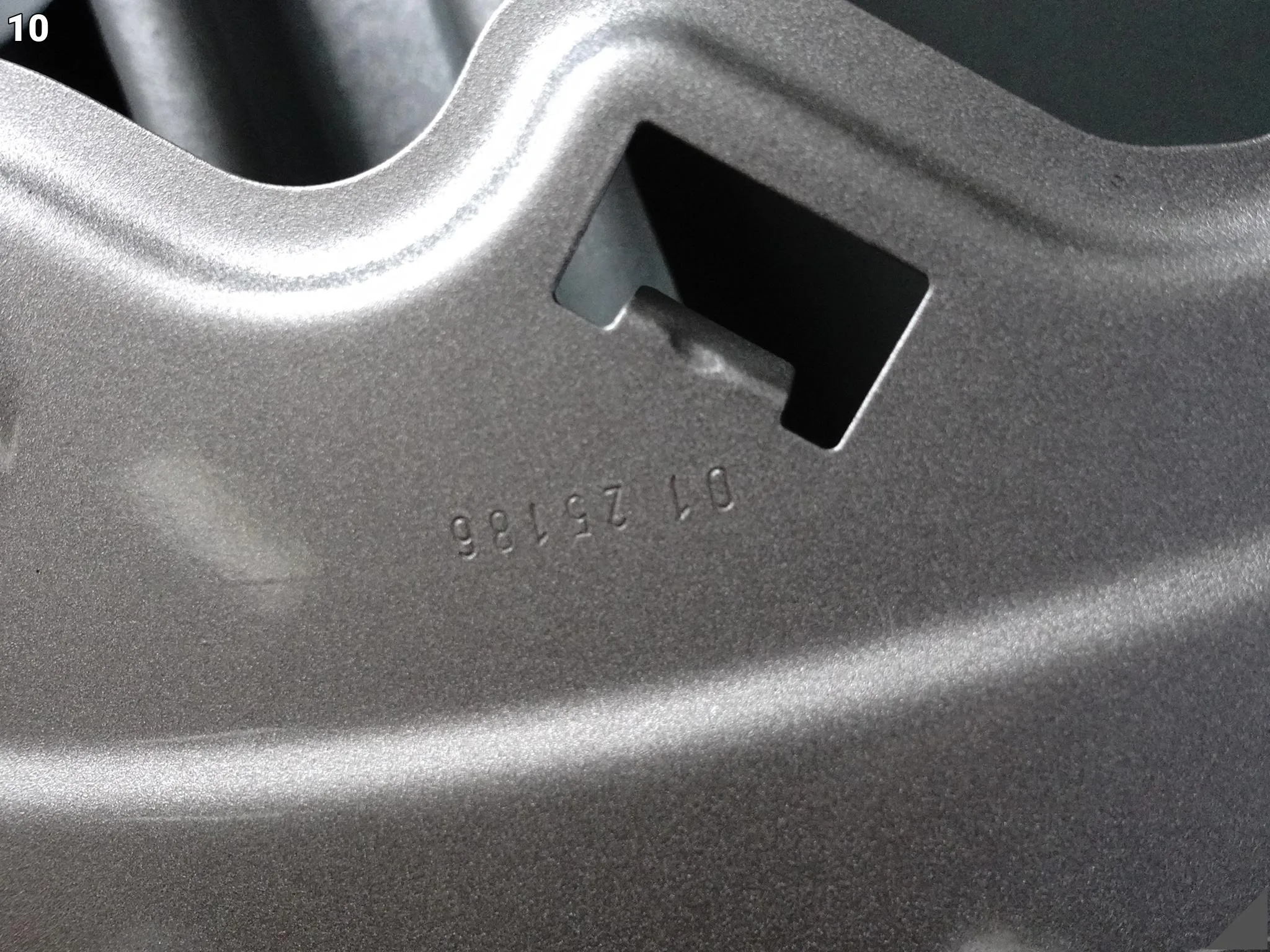 VOLVO XC40 II (2 GENERACJA) 17- DRZWI DOOR PRAWE TYŁ VOLVO XC40 II (2 GENERACJA) 17- DRZWI DOOR PRAWE TYŁ - obrazek 11