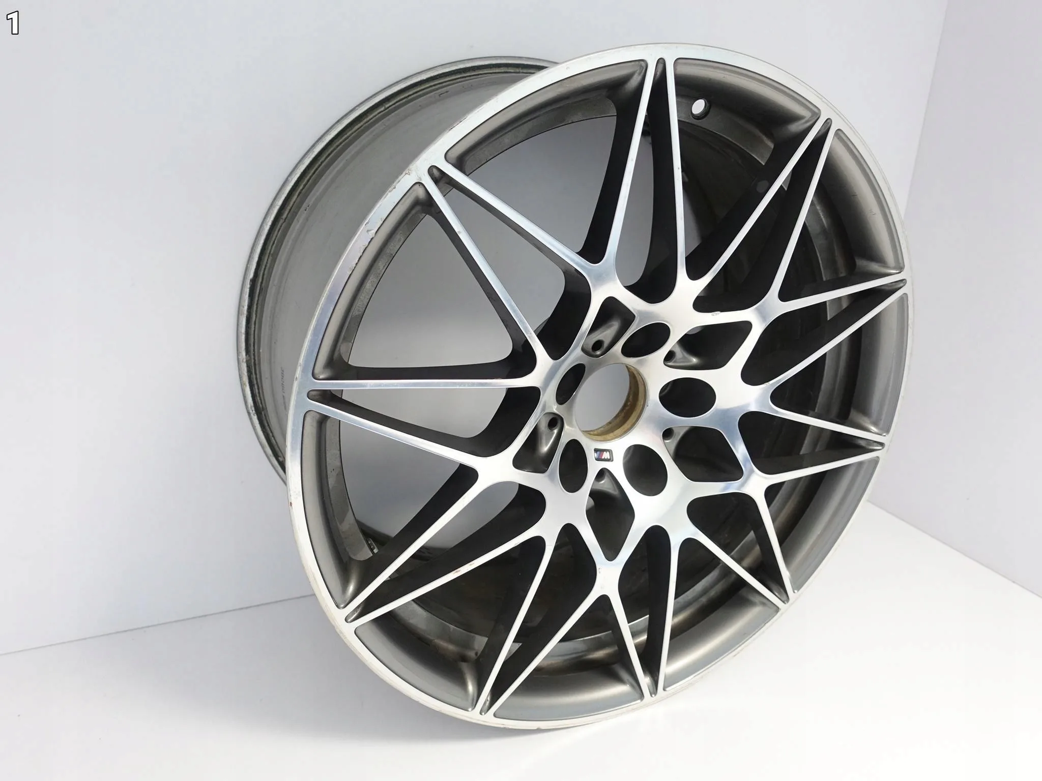 BMW M4 M3 F80 F82 F83 LCI 10Jx20 IS40 5×120 FELGA BMW M4 M3 F80 F82 F83 LCI 10Jx20 IS40 5x120 FELGA - obrazek 2