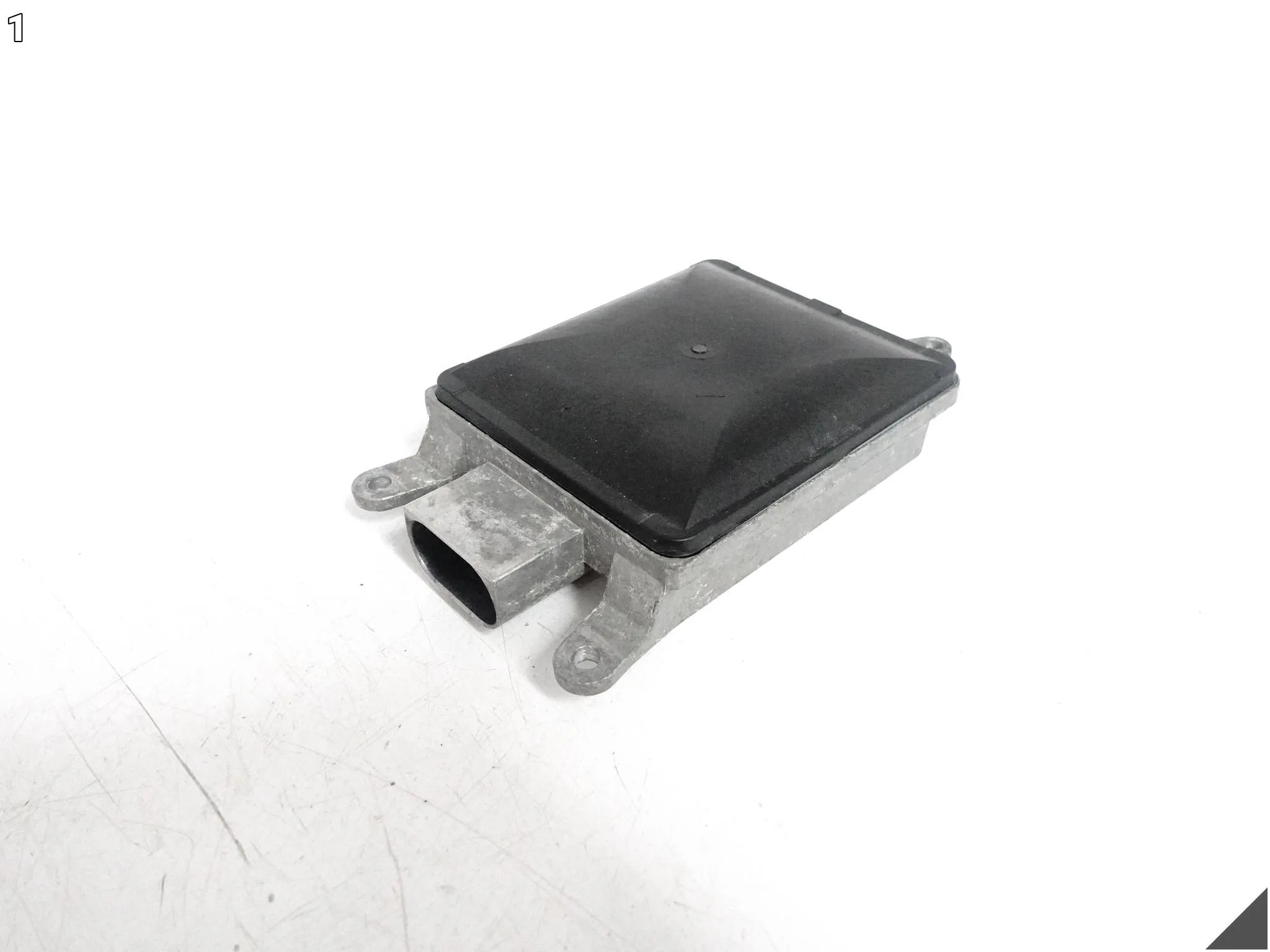 AUDI RS7 4G8 C7 13-18 RADAR CZUJNIK SENSOR MARTWEGO POLA W ZDERZAK TYŁ LEWY AUDI RS7 4G8 C7 13-18 RADAR CZUJNIK SENSOR MARTWEGO POLA W ZDERZAK TYŁ LEWY - obrazek 2