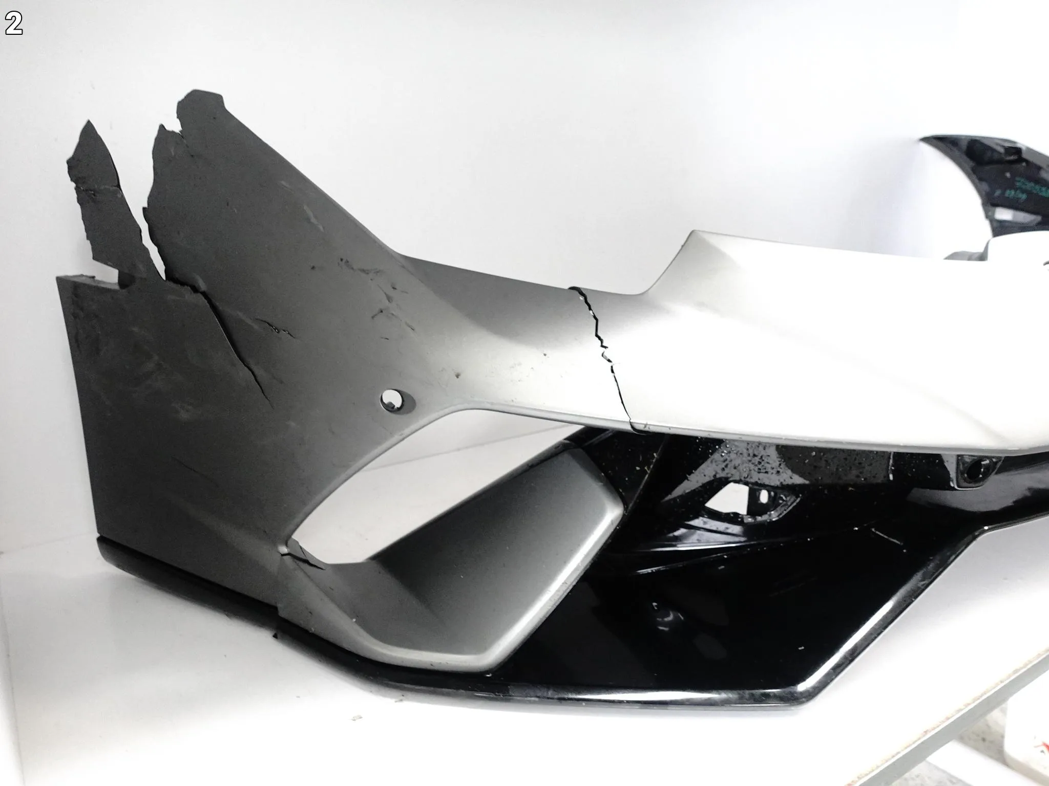 LAMBORGHINI HURACAN 4T0 LP 640-4 Performante ZDERZAK PRZOD *USZKODZONY* LAMBORGHINI HURACAN 4T0 LP 640-4 Performante ZDERZAK PRZOD *USZKODZONY* - obrazek 3