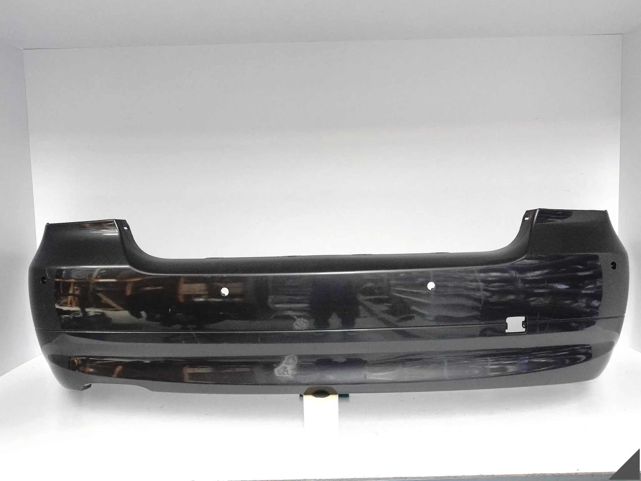 BMW 3 E90 SEDAN ZWYKŁY 04-08 ZDERZAK BUMPER TYŁ (4XPDC) 7058509 BMW 3 E90 SEDAN ZWYKŁY 04-08 ZDERZAK BUMPER TYŁ (4XPDC) 7058509
