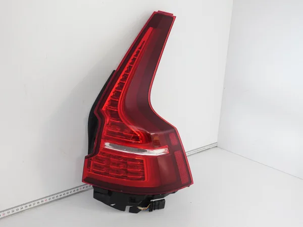 VOLVO V60 II 2 18- LAMPA LED PRAWA TYŁ W BŁOTNIK EUROPA VOLVO V60 II 2 18- LAMPA LED PRAWA TYŁ W BŁOTNIK EUROPA
