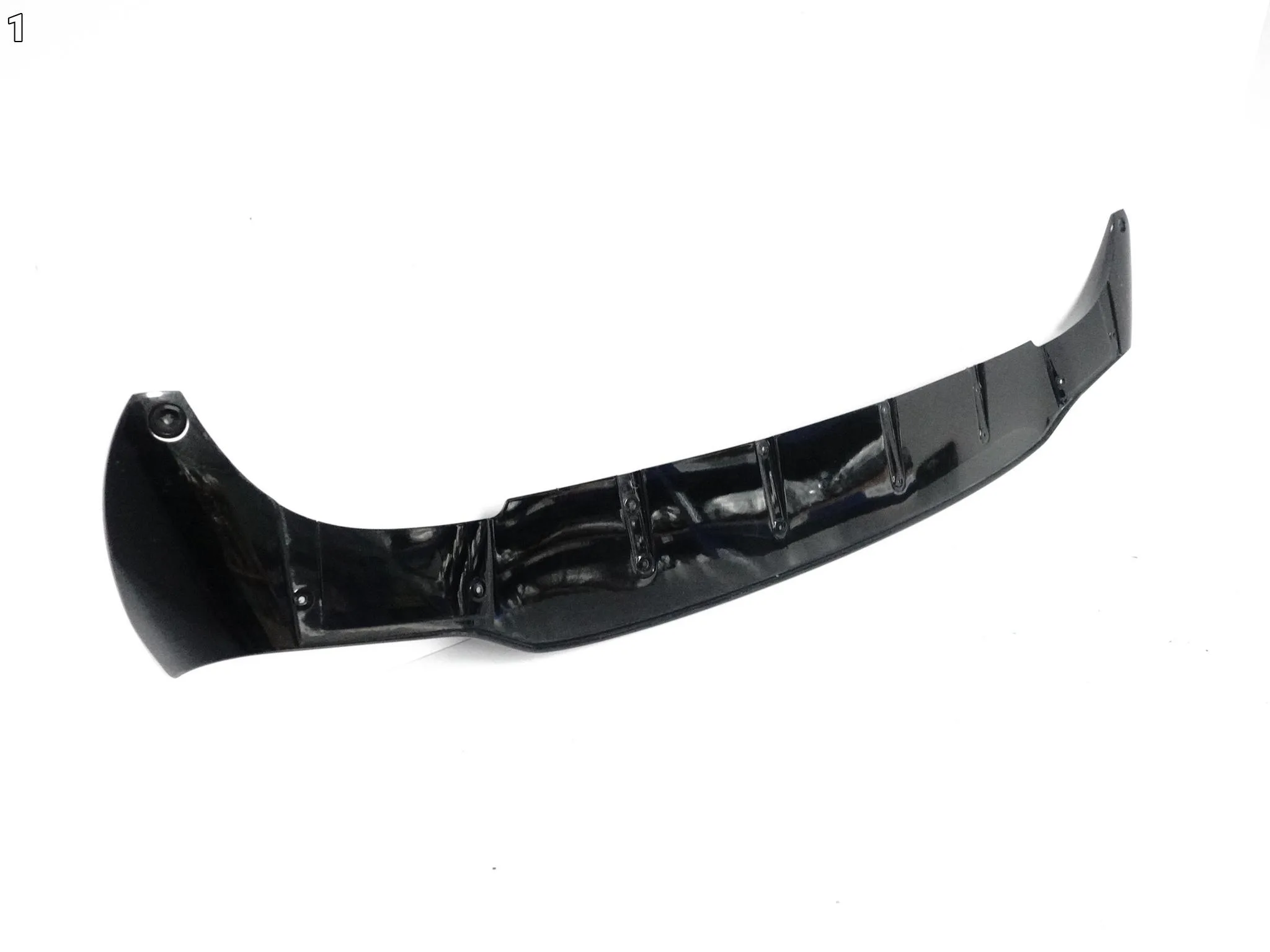 MERCEDES CLA CLA45 CLA35 X118 C118 AERO PERFORMANCE AMG LISTWA SPOILER TYŁ MERCEDES CLA CLA45 CLA35 X118 C118 AERO PERFORMANCE AMG LISTWA SPOILER TYŁ - obrazek 2