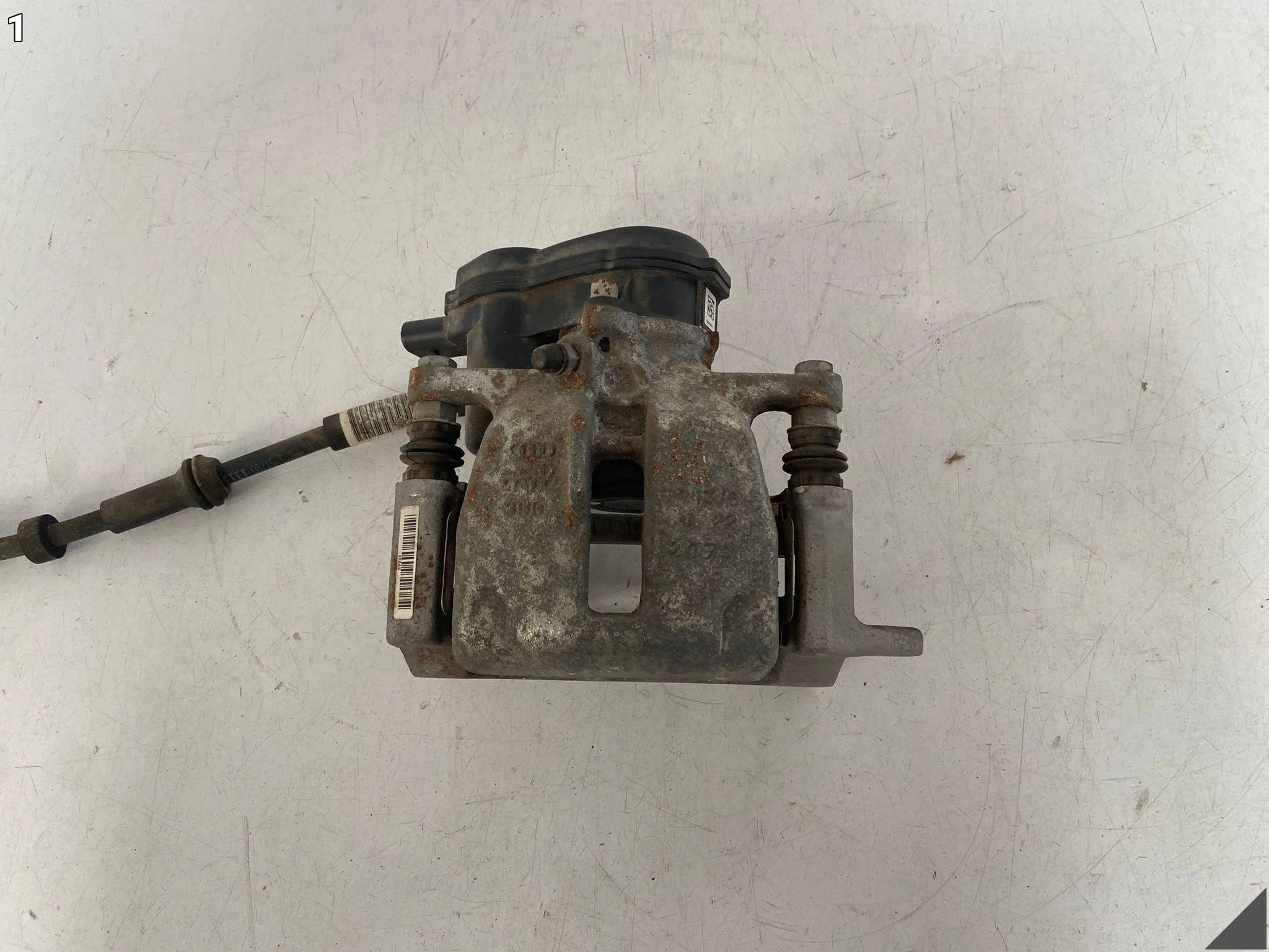 AUDI A5 S5 8T0 8T8 A4 S4 8K0 B8 LIFT 11-16 ZACISK HAMULCOWY PRAWY TYŁ 14 KM AUDI A5 S5 8T0 8T8 A4 S4 8K0 B8 LIFT 11-16 ZACISK HAMULCOWY PRAWY TYŁ 14 KM - obrazek 2