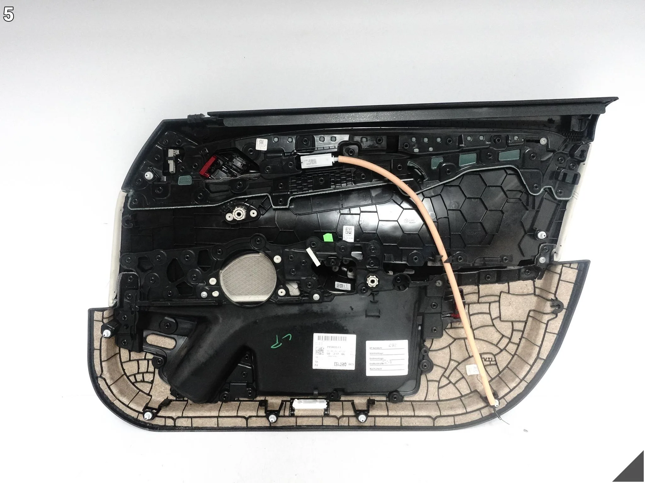 BMW 5 G30 G31 M5 F90 17-24 TAPICERKA BOCZEK DRZWI SKÓRA LISTWA LEWA PRZÓD BMW 5 G30 G31 M5 F90 17-24 TAPICERKA BOCZEK DRZWI SKÓRA LISTWA LEWA PRZÓD - obrazek 6