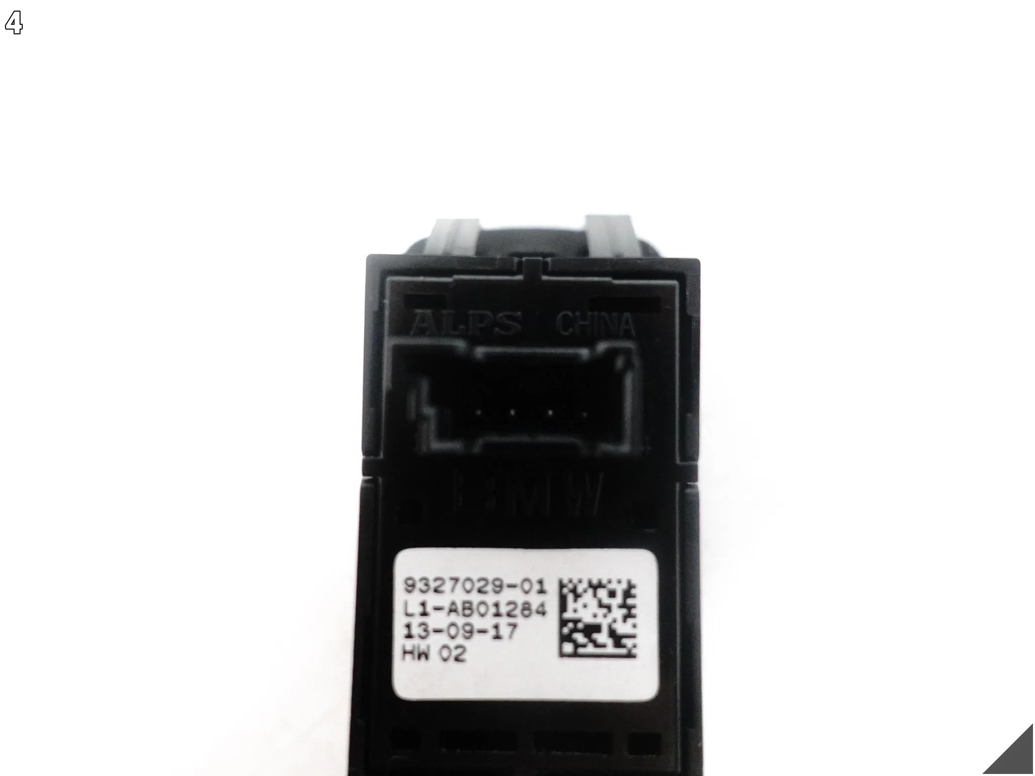 BMW G20 G30 G31 G32 G14 G15 G01 G02 G05 G06 PRZYCISK KLAPY BAGAŻNIKA PRZÓD BMW G20 G30 G31 G32 G14 G15 G01 G02 G05 G06 PRZYCISK KLAPY BAGAŻNIKA PRZÓD - obrazek 5