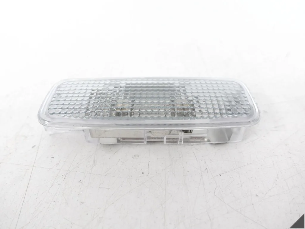 AUDI A5 S5 8T0 A4 S4 8K0 Q5 8R0 A6 4G0 A7 4G8 LAMPKA PODSUFITKI 4E0947105A