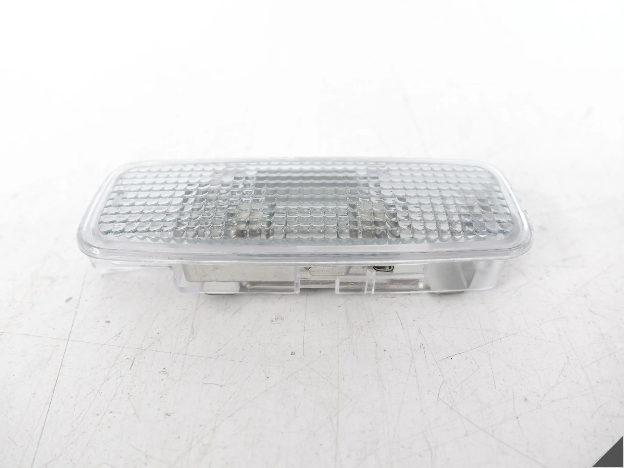 AUDI A5 S5 8T0 A4 S4 8K0 Q5 8R0 A6 4G0 A7 4G8 LAMPKA PODSUFITKI 4E0947105A AUDI A5 S5 8T0 A4 S4 8K0 Q5 8R0 A6 4G0 A7 4G8 LAMPKA PODSUFITKI 4E0947105A