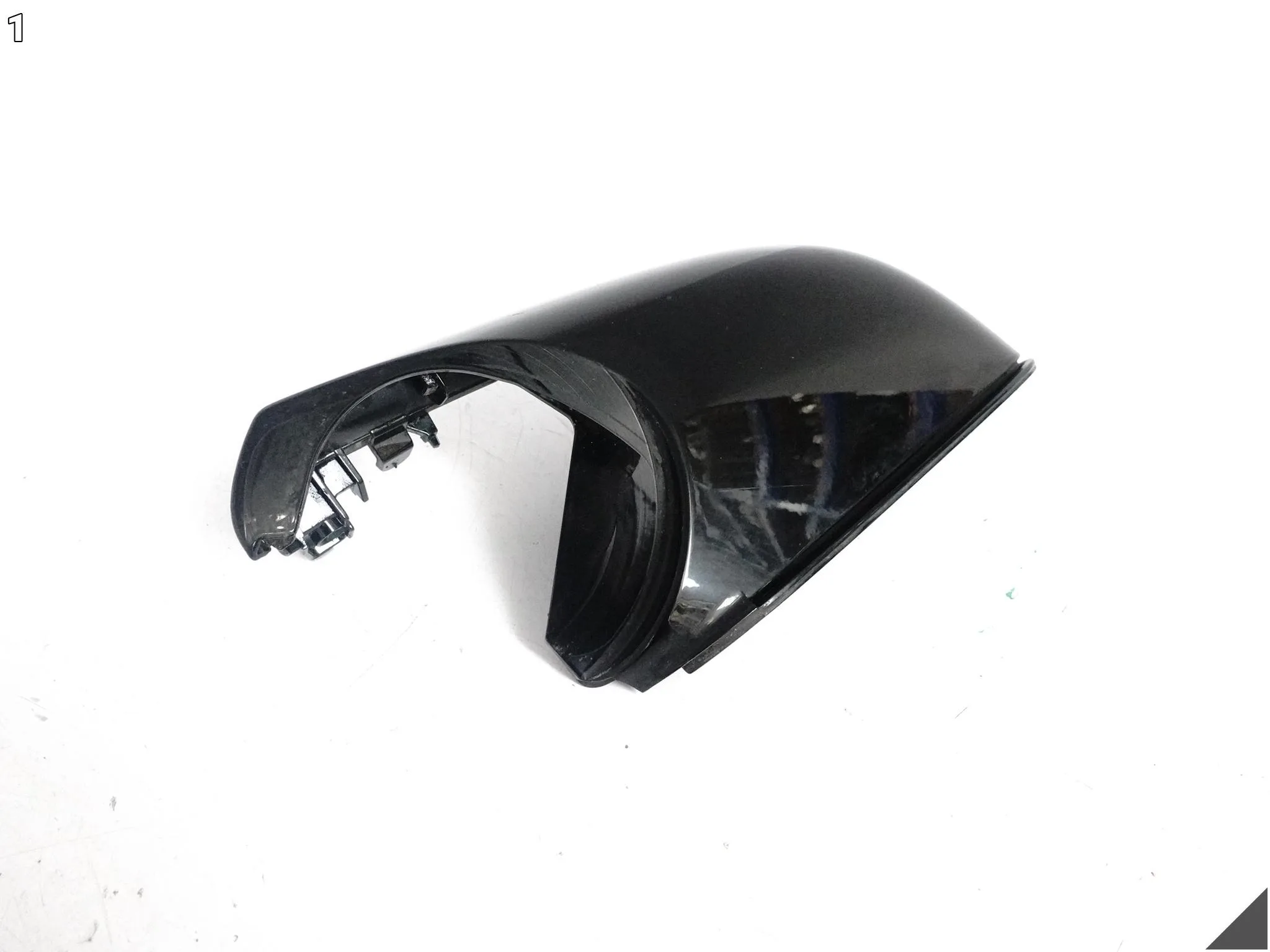 BMW F87 F20 F21 F22 F23 F30 F31 F32 F33 F34 F36 DOLNA OBUDOWA LUSTERKA LEWA BMW F87 F20 F21 F22 F23 F30 F31 F32 F33 F34 F36 DOLNA OBUDOWA LUSTERKA LEWA - obrazek 2