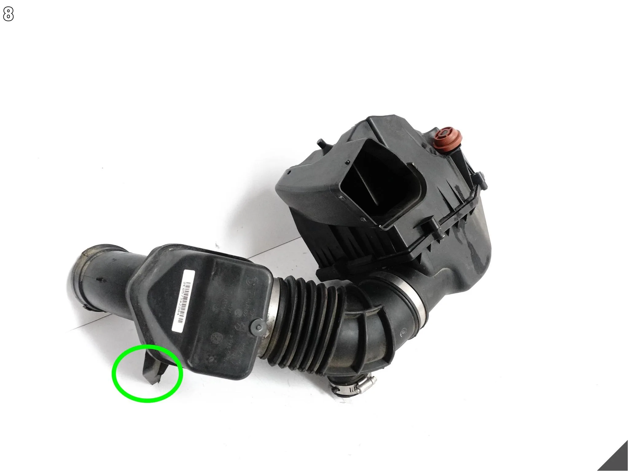 BMW G01 G02 G05 G11 G12 G30 G31 G32 OBUDOWA PRZEWÓD FILTRA POWIETRZA BMW G01 G02 G05 G11 G12 G30 G31 G32 OBUDOWA PRZEWÓD FILTRA POWIETRZA - obrazek 9