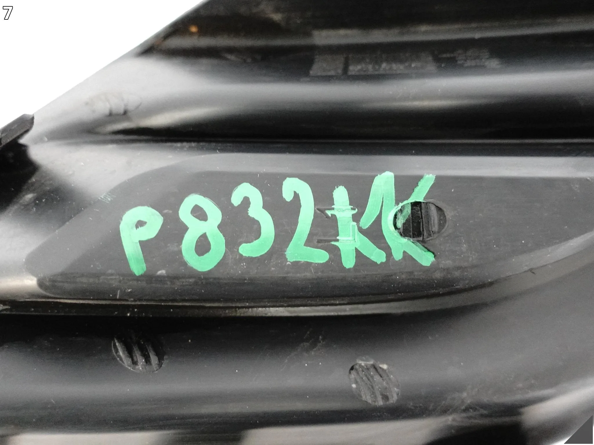 OPEL CORSA E V 14-19 KRATKA ATRAPA ZAŚLEPKA W ZDERZAK PRZÓD LEWA OPEL CORSA E V 14-19 KRATKA ATRAPA ZAŚLEPKA W ZDERZAK PRZÓD LEWA - obrazek 8