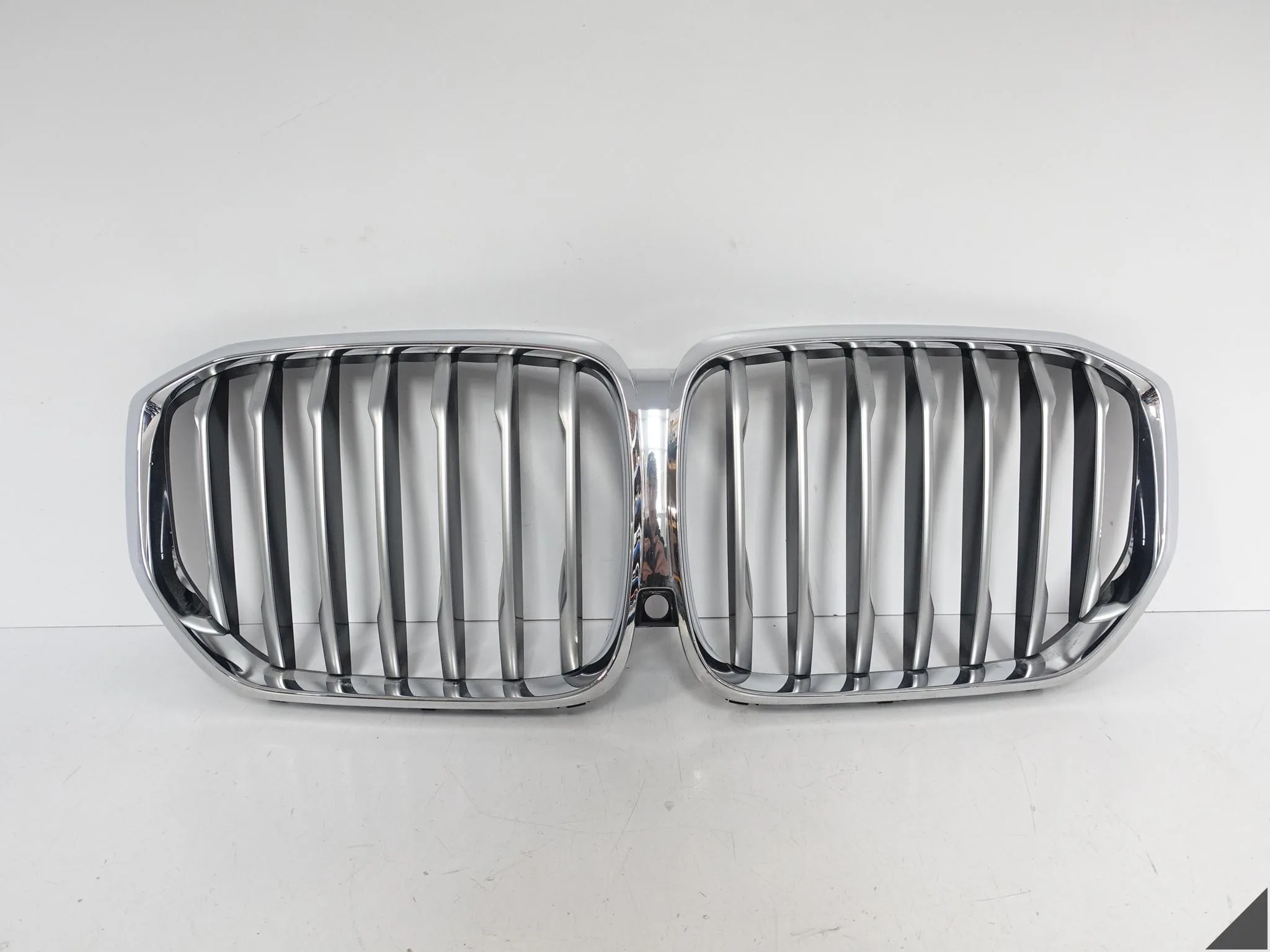 BMW X5 G05 M-PAKIET 18-23 GRILL ATRAPA NERKI KRATKA W ZDERZAK PRZÓD 7454887 BMW X5 G05 M-PAKIET 18-23 GRILL ATRAPA NERKI KRATKA W ZDERZAK PRZÓD 7454887
