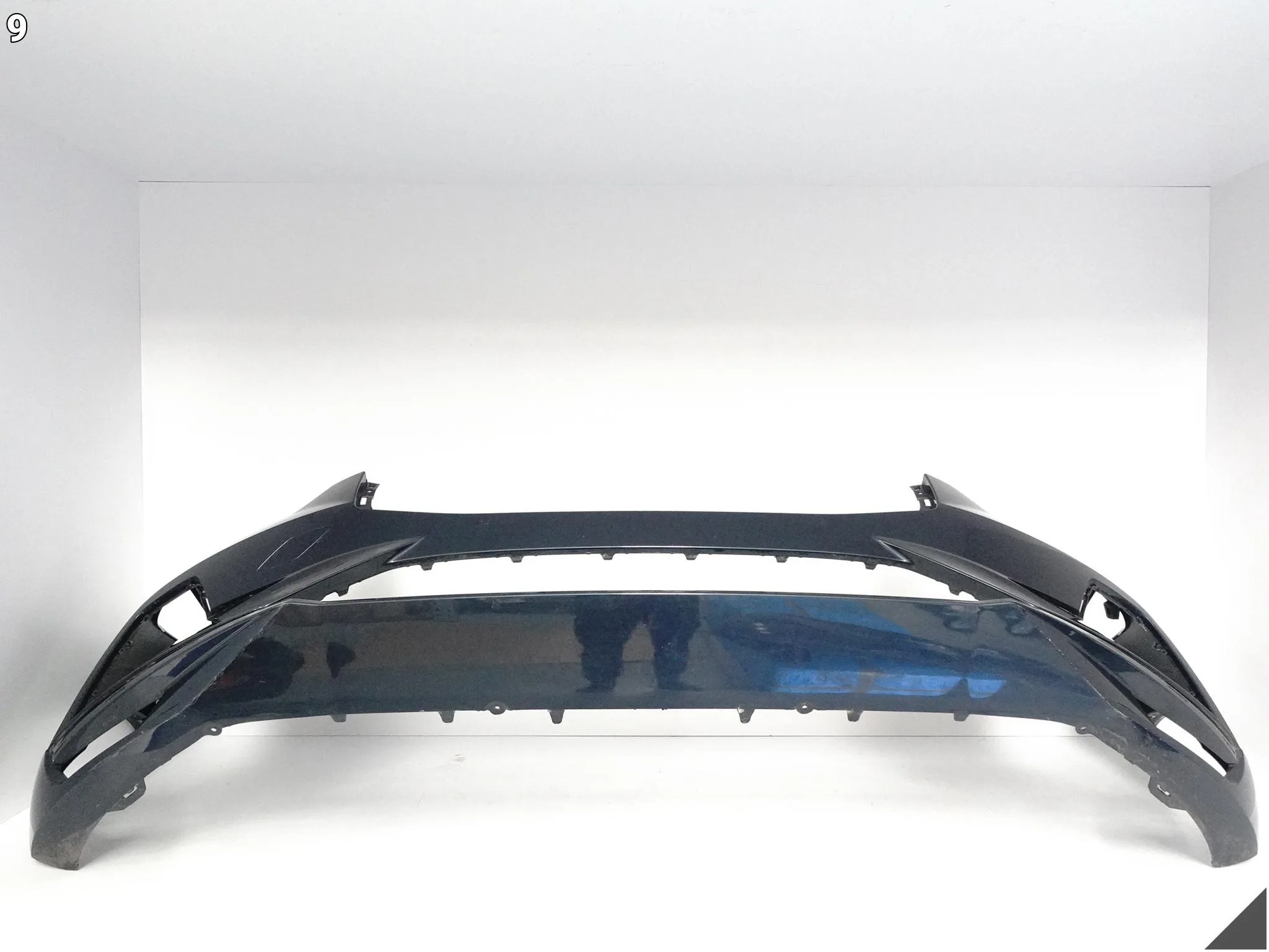 VOLVO XC60 II (2 GENERACJA) LIFT 21- ZWYKŁY ZDERZAK BUMPER PRZÓD (SPRYSKI) VOLVO XC60 II (2 GENERACJA) LIFT 21- ZWYKŁY ZDERZAK BUMPER PRZÓD (SPRYSKI) - obrazek 10