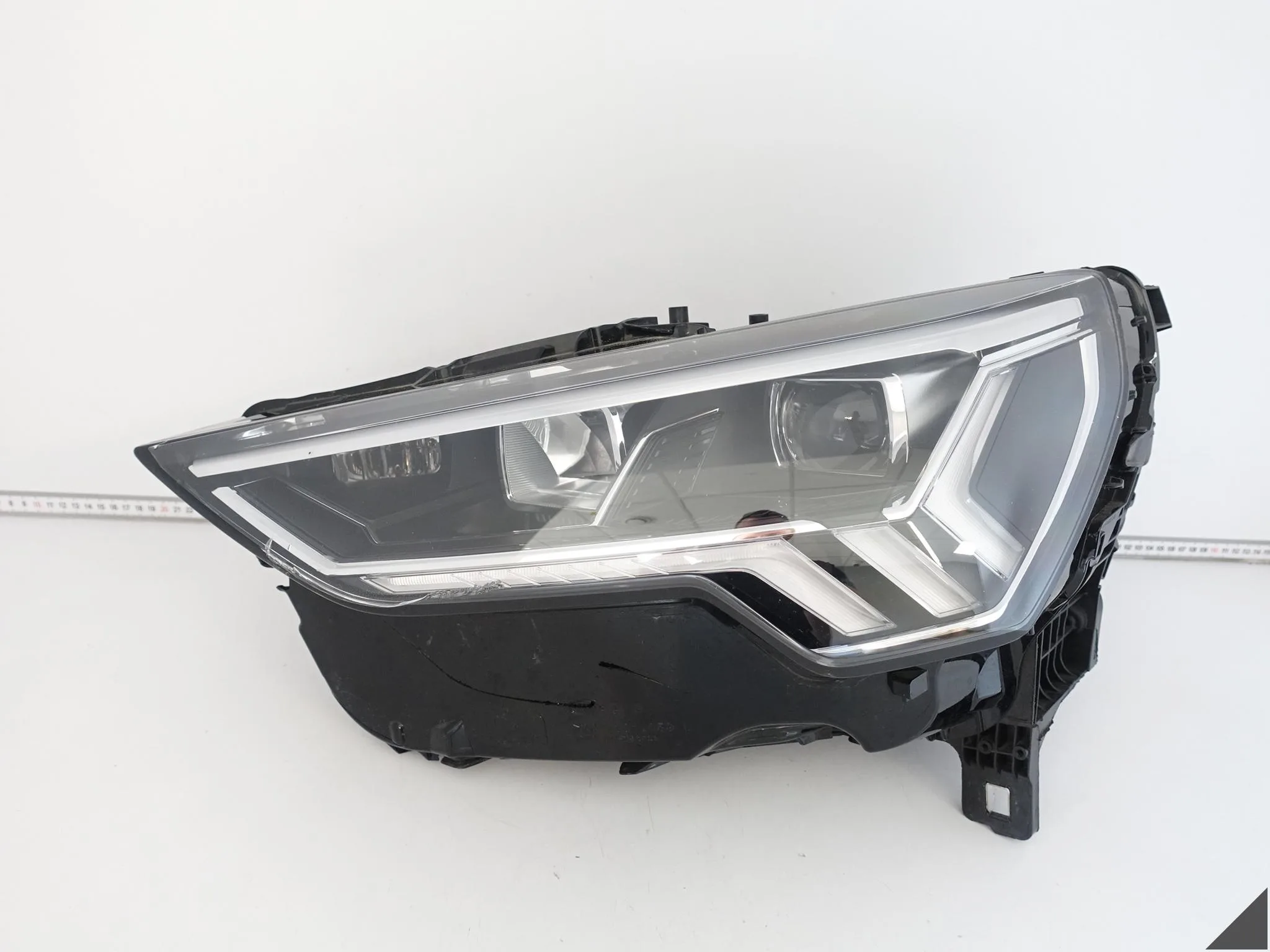 AUDI Q3 II (2 GENERACJA) F3 83A 18-25 LAMPA FULL LED LEWA PRZÓD EUROPA *033 AUDI Q3 II (2 GENERACJA) F3 83A 18-25 LAMPA FULL LED LEWA PRZÓD EUROPA *033