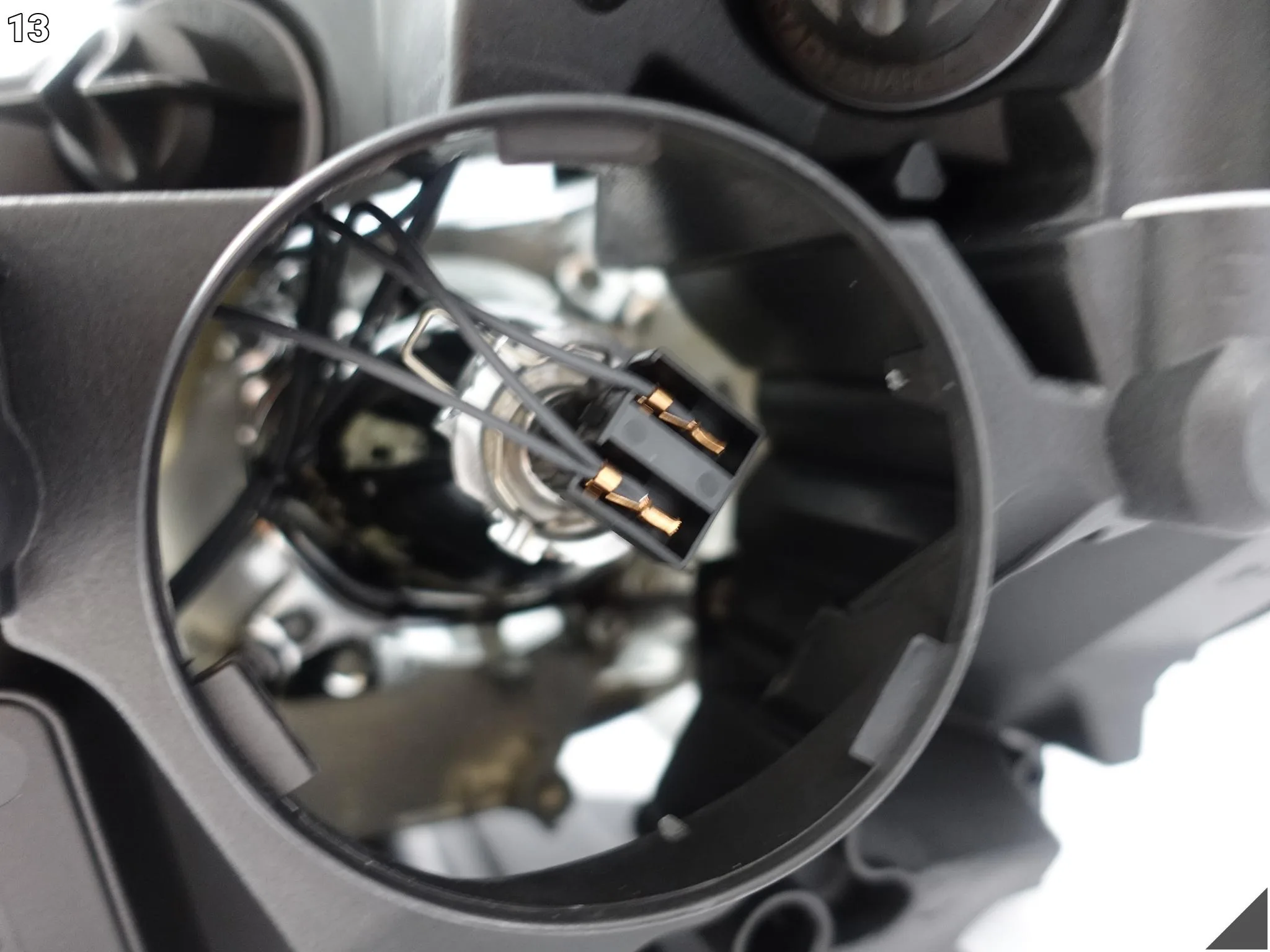 MERCEDES C-KLASA W204 S204 07-11 LAMPA ZWYKŁA HALOGEN H7 PRAWA PRZÓD EUROPA MERCEDES C-KLASA W204 S204 07-11 LAMPA ZWYKŁA HALOGEN H7 PRAWA PRZÓD EUROPA - obrazek 14