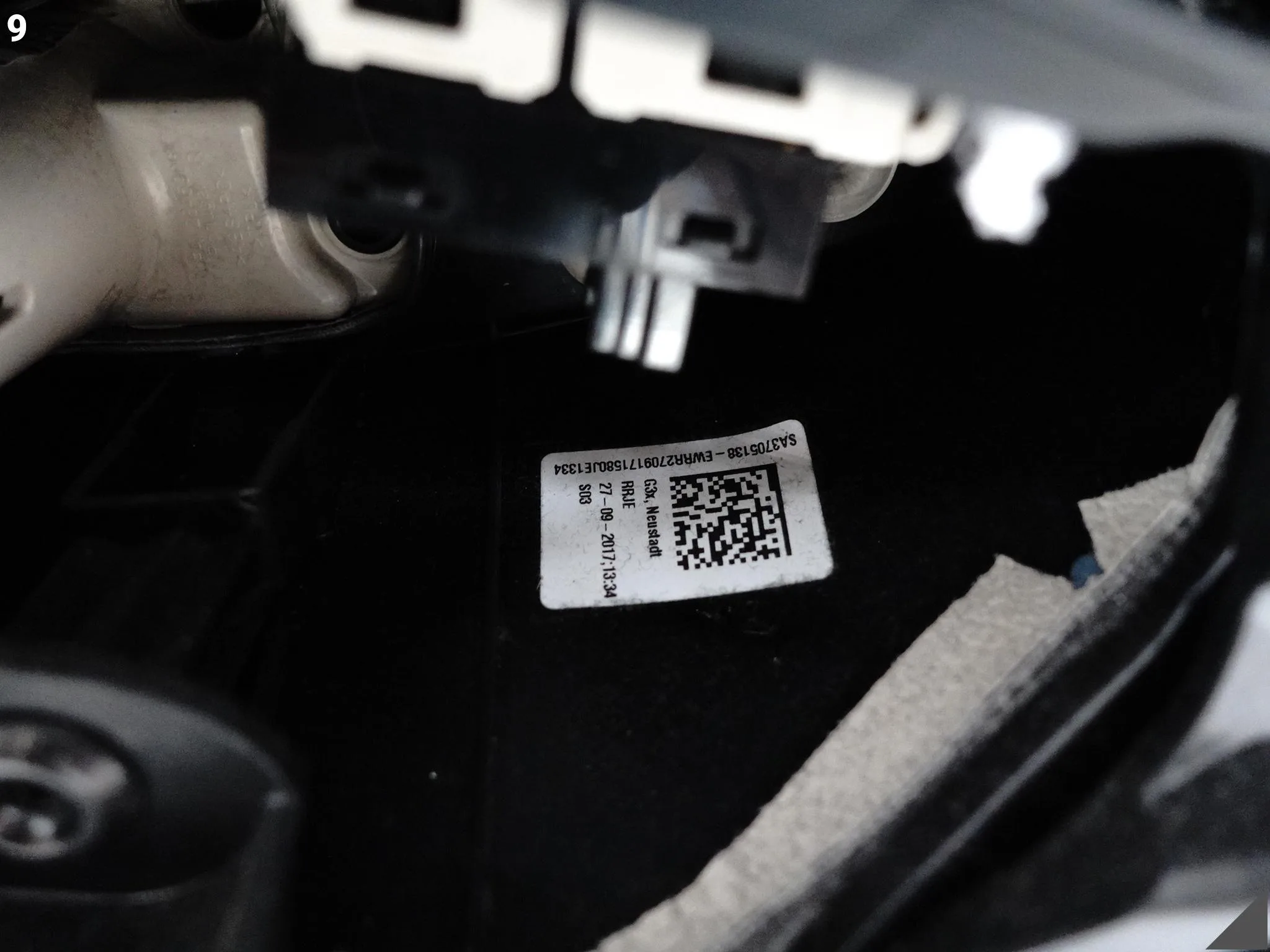 BMW 5 G30 G31 M5 F90 17-24 TAPICERKA BOCZEK DRZWI SKÓRA LISTWA UCHWYT TYŁ R BMW 5 G30 G31 M5 F90 17-24 TAPICERKA BOCZEK DRZWI SKÓRA LISTWA UCHWYT TYŁ R - obrazek 10