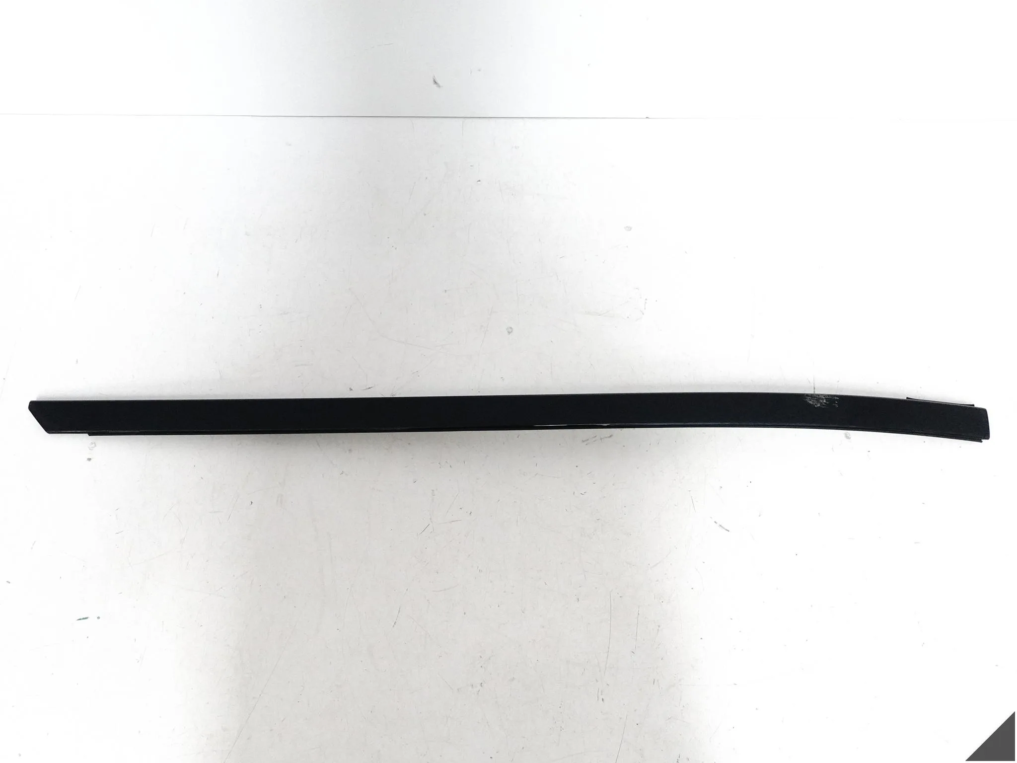 BMW 5 G30 G31 17-23 DACH LISTWA ZGARNIAJĄCA SZYBY CZOŁOWEJ PRZEDNIEJ LEWA BMW 5 G30 G31 17-23 DACH LISTWA ZGARNIAJĄCA SZYBY CZOŁOWEJ PRZEDNIEJ LEWA