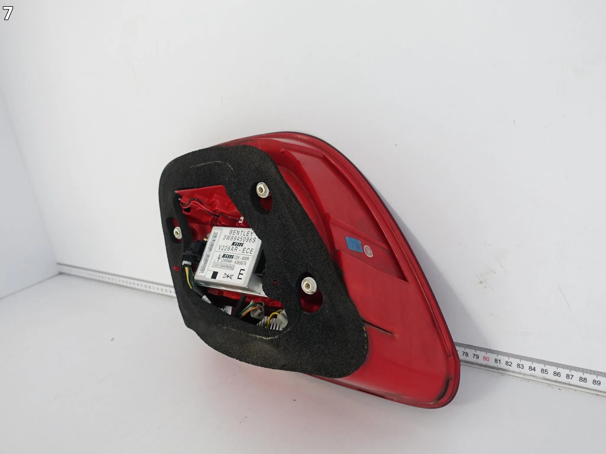 BENTLEY CONTINENTAL 3W8 GT GTC 03-11 LAMPA LED PRAWA TYŁ EUROPA *USZKODZONA BENTLEY CONTINENTAL 3W8 GT GTC 03-11 LAMPA LED PRAWA TYŁ EUROPA *USZKODZONA - obrazek 8
