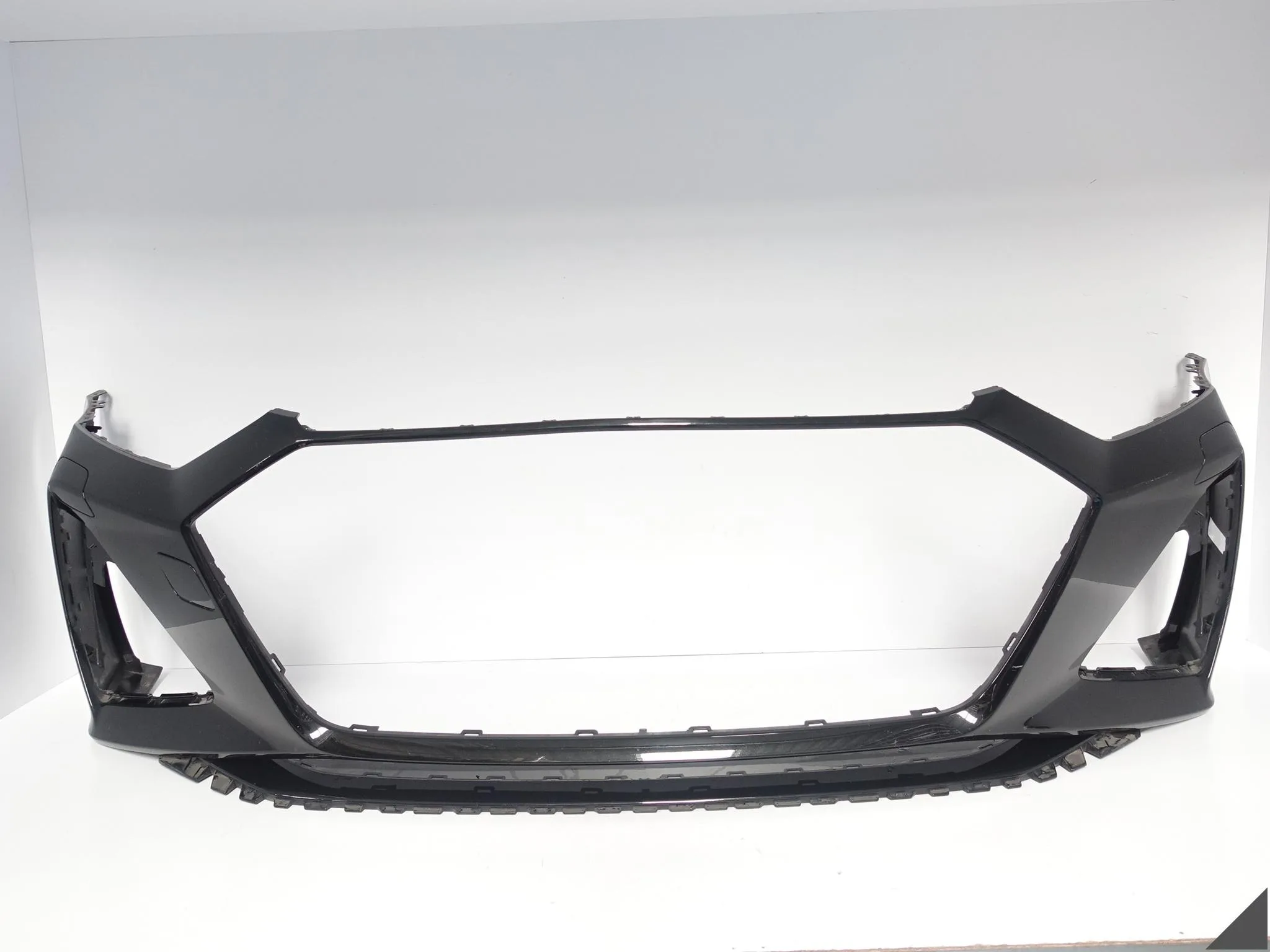 AUDI RS7 4K8 RS6 4K0 C8 20- ZDERZAK BUMPER PRZÓD (SPRYSKI/6xPDC) + ZAŚLEPKI AUDI RS7 4K8 RS6 4K0 C8 20- ZDERZAK BUMPER PRZÓD (SPRYSKI/6xPDC) + ZAŚLEPKI