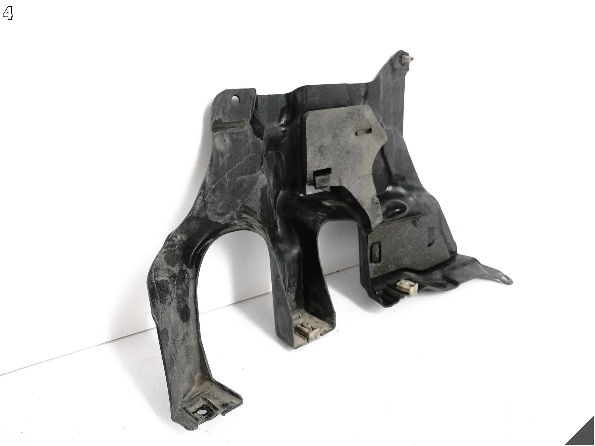 BMW G11 G12 G14 G15 G16 G30 G31 G32 OSŁONA PRAWA PODWOZIA MAGLOWNICY BMW G11 G12 G14 G15 G16 G30 G31 G32 OSŁONA PRAWA PODWOZIA MAGLOWNICY - obrazek 5