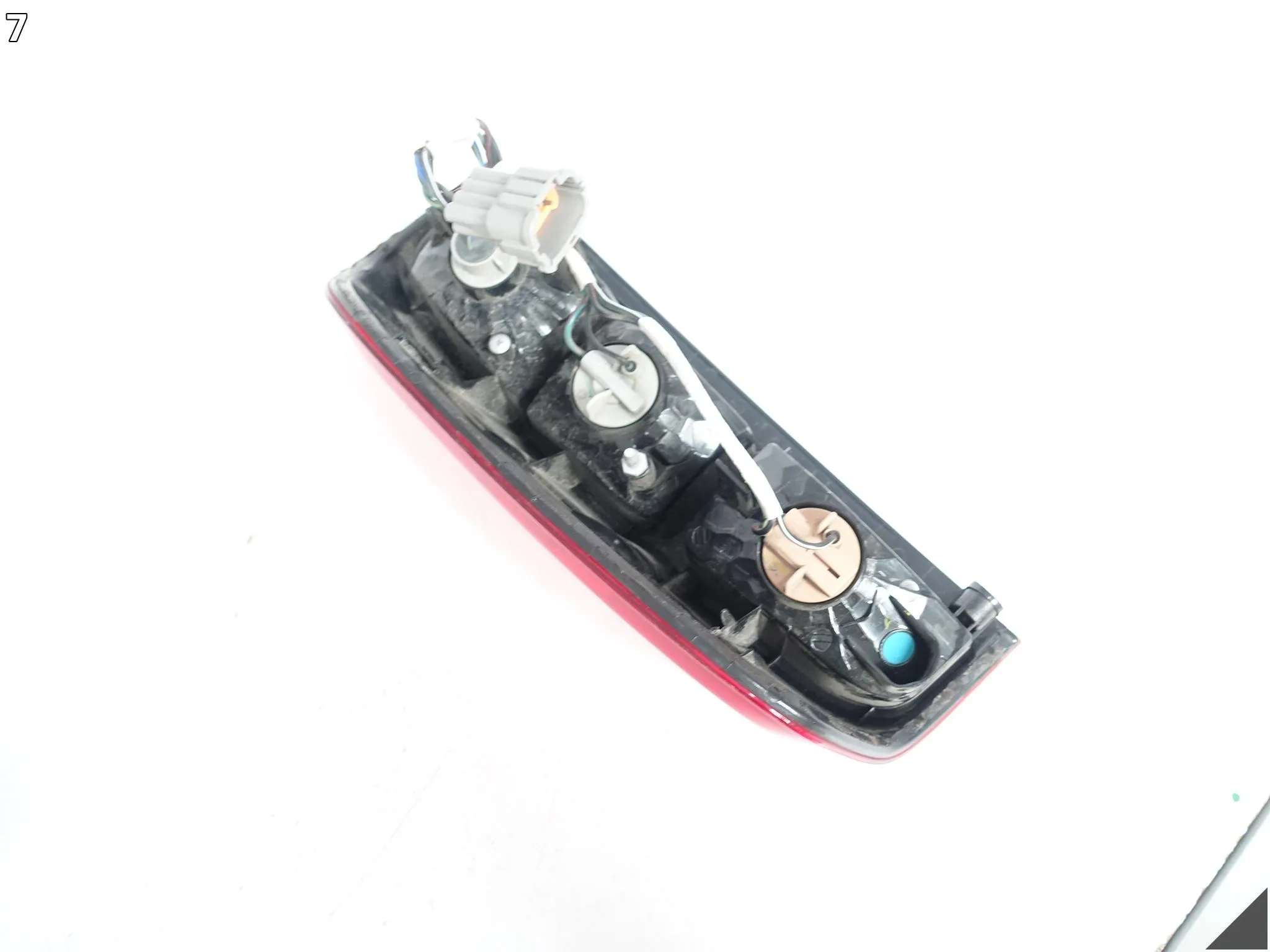 NISSAN NAVARA D40 III (3 GENERACJA) 05-14 LIFT LAMPA BŁOTNIK LEWA TYŁ DEPO NISSAN NAVARA D40 III (3 GENERACJA) 05-14 LIFT LAMPA BŁOTNIK LEWA TYŁ DEPO - obrazek 8