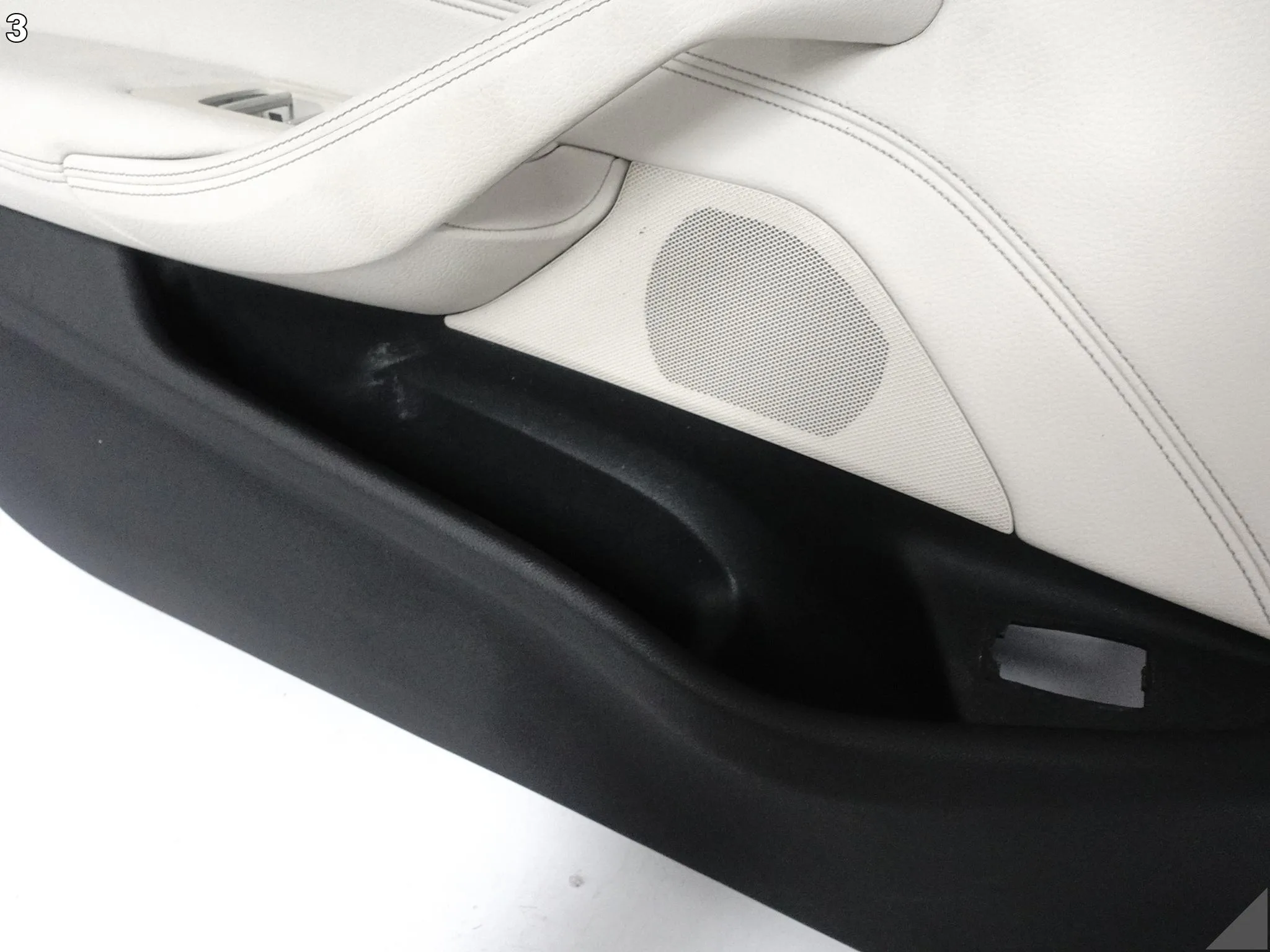 BMW 5 G30 G31 M5 F90 17-24 TAPICERKA BOCZEK DRZWI SKÓRA LISTWA LEWA PRZÓD BMW 5 G30 G31 M5 F90 17-24 TAPICERKA BOCZEK DRZWI SKÓRA LISTWA LEWA PRZÓD - obrazek 4