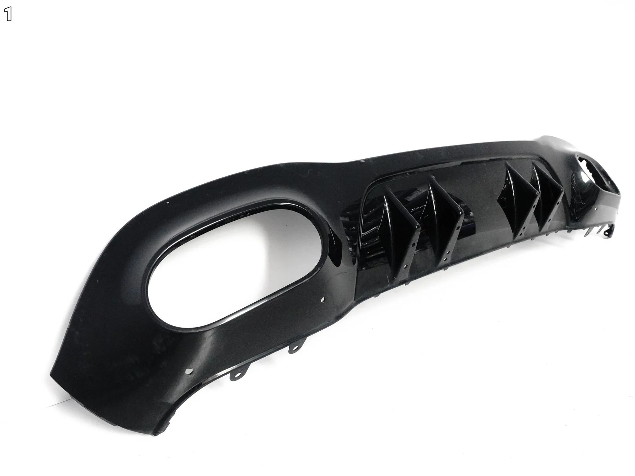 MERCEDES A-KLASA W177 A35 A45 35 45 AMG 18- SPOILER DYFUZOR W ZDERZAK TYŁ MERCEDES A-KLASA W177 A35 A45 35 45 AMG 18- SPOILER DYFUZOR W ZDERZAK TYŁ - obrazek 2