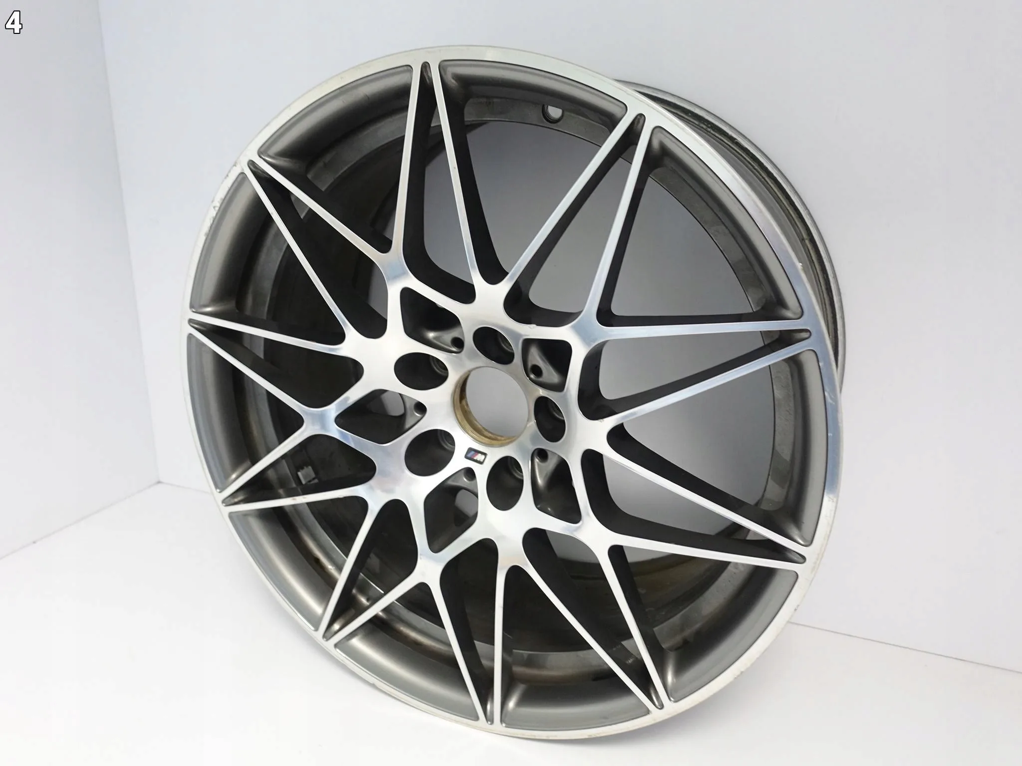 BMW M4 M3 F80 F82 F83 LCI 10Jx20 IS40 5×120 FELGA BMW M4 M3 F80 F82 F83 LCI 10Jx20 IS40 5x120 FELGA - obrazek 5