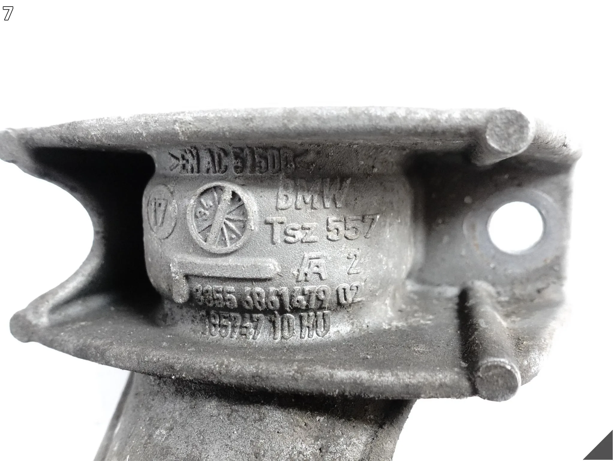 BMW 5 G30 G31 6 G32 7 G11 G12 TŁUMIK DRGAŃ UCHWYT STABILIZATORA LEWY TYŁ BMW 5 G30 G31 6 G32 7 G11 G12 TŁUMIK DRGAŃ UCHWYT STABILIZATORA LEWY TYŁ - obrazek 8