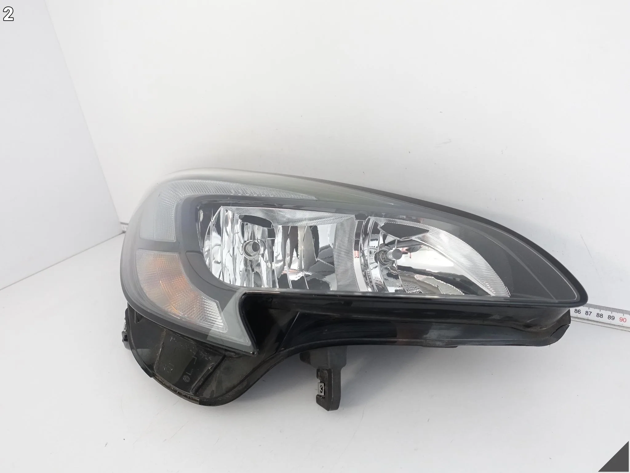 OPEL CORSA E V (5 GENERACJA) 14-19 LAMPA ZWYKŁA HALOGEN PRAWA PRZÓD EUROPA OPEL CORSA E V (5 GENERACJA) 14-19 LAMPA ZWYKŁA HALOGEN PRAWA PRZÓD EUROPA - obrazek 3