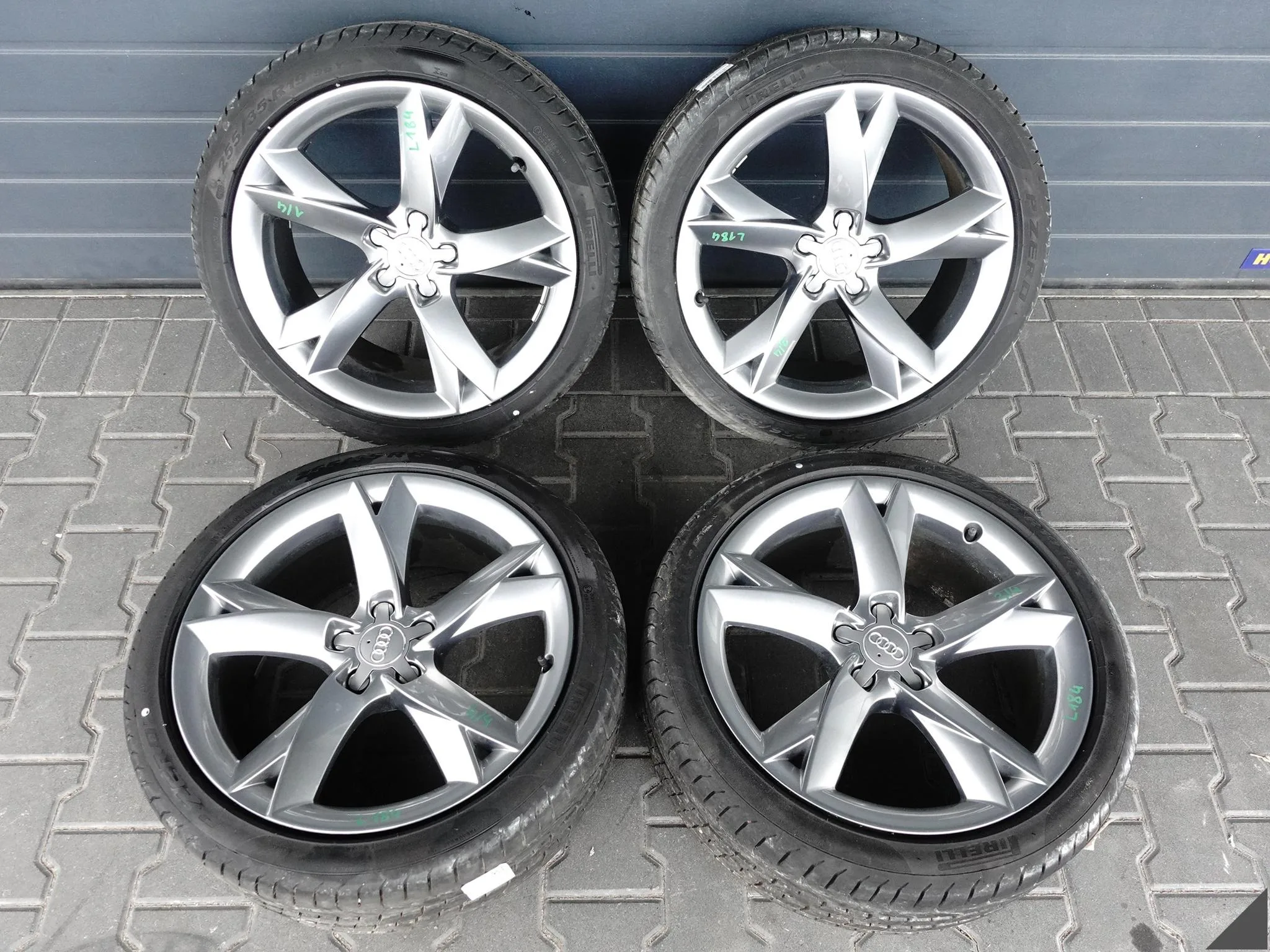 AUDI A5 S5 8T0 B8 8,5X19 ET32 PIRELLI 255/35 KOMPLET FELGI+OPONY 8,3MM LATO AUDI A5 S5 8T0 B8 8,5X19 ET32 PIRELLI 255/35 KOMPLET FELGI+OPONY 8,3MM LATO