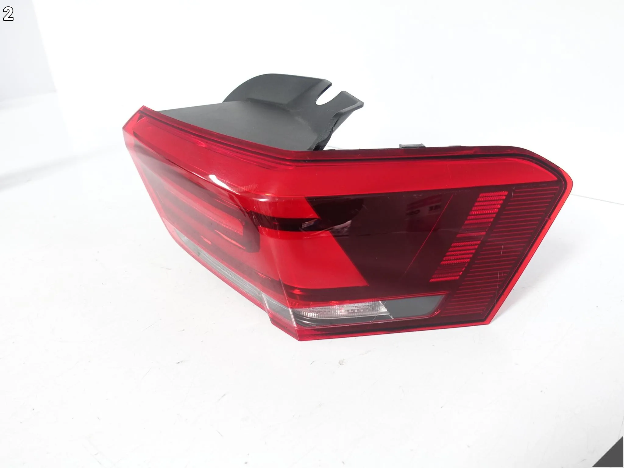 VW ID3 ID.3 10A 19- LAMPA TAILLIGHT LED W BŁOTNIK PRAWA TYŁ 10A945096B VW ID3 ID.3 10A 19- LAMPA TAILLIGHT LED W BŁOTNIK PRAWA TYŁ 10A945096B - obrazek 3