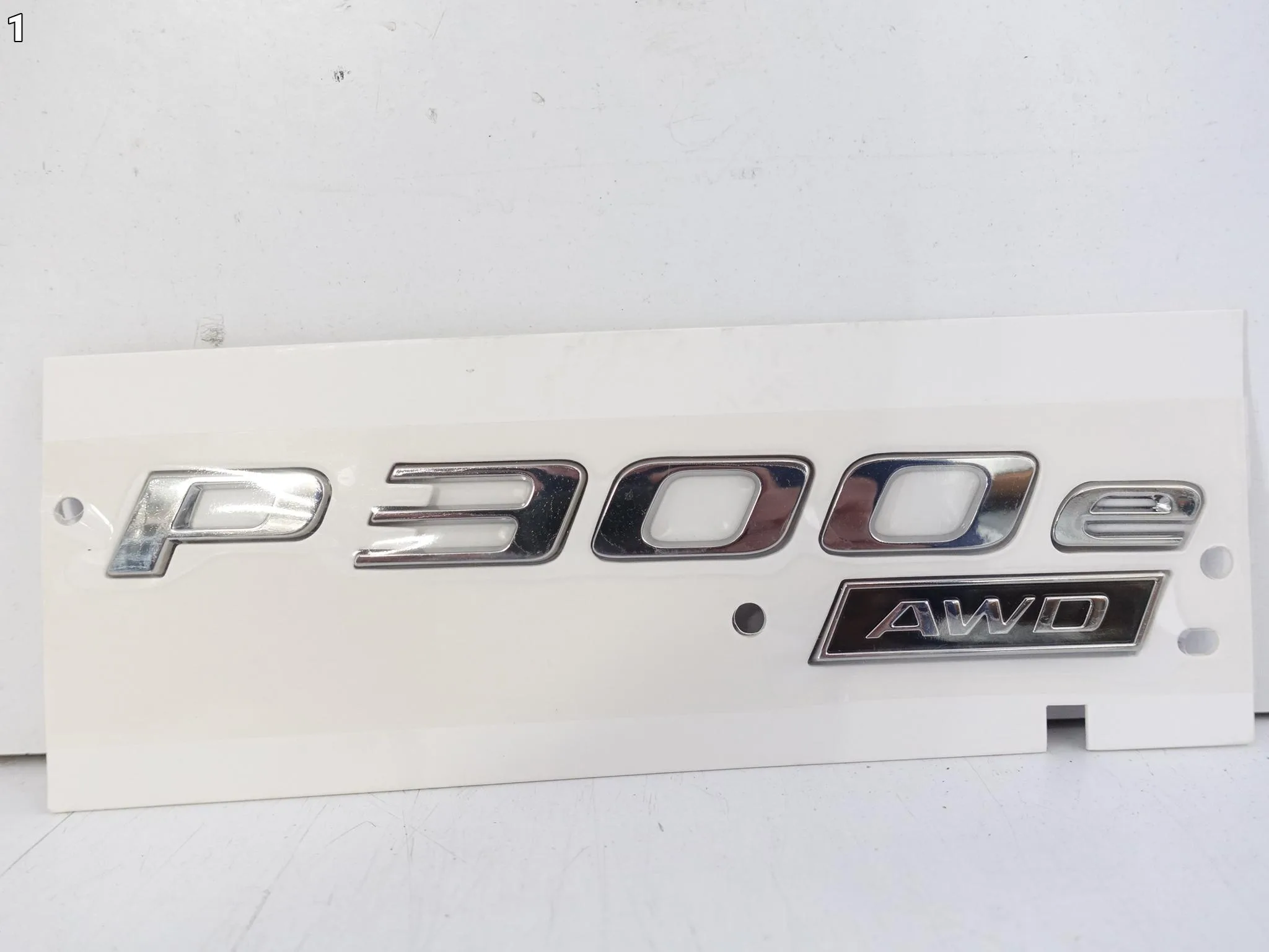 JAGUAR E-PACE X540 17-24 ZNACZEK LOGO EMBLEMAT P300e AWD CHROM TYŁ JAGUAR E-PACE X540 17-24 ZNACZEK LOGO EMBLEMAT P300e AWD CHROM TYŁ - obrazek 2