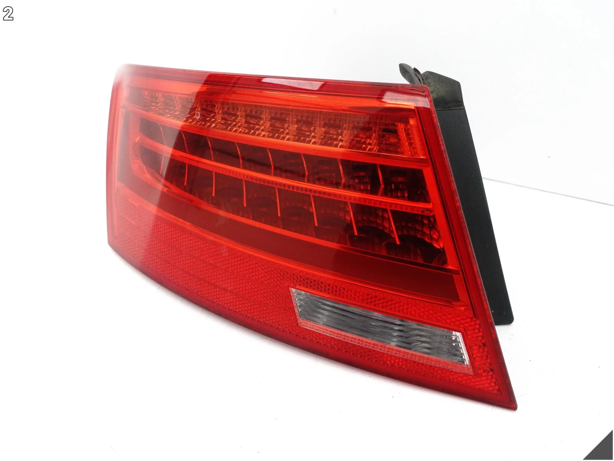 AUDI A5 S5 8T8 SPORTBACK B8 LIFT 11-16 LAMPA LED LEWA TYŁ W BŁOTNIK EU AUDI A5 S5 8T8 SPORTBACK B8 LIFT 11-16 LAMPA LED LEWA TYŁ W BŁOTNIK EU - obrazek 3